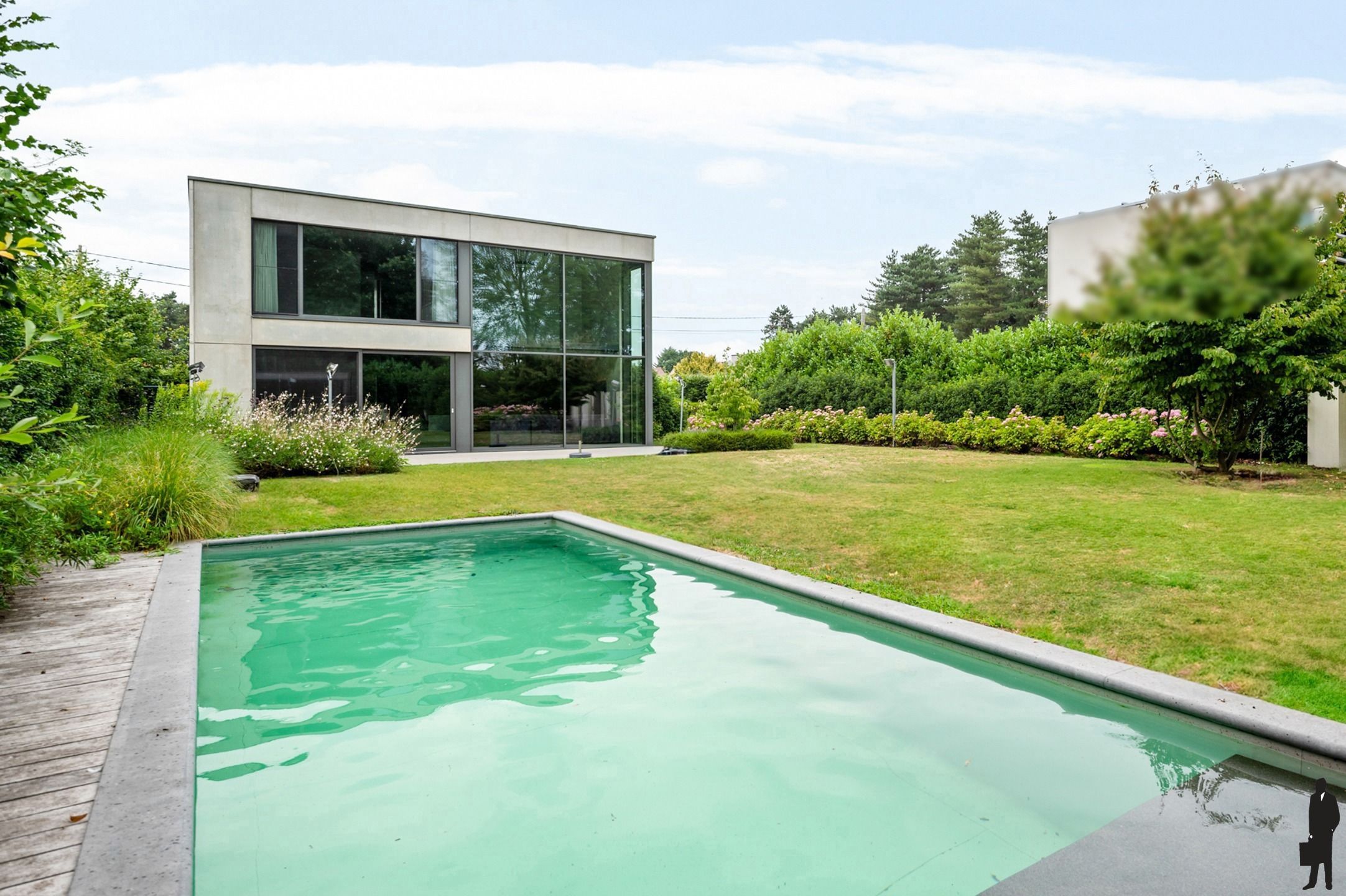 Uitzonderlijke moderne villa te Zoersel. foto {{pictureIndex}}