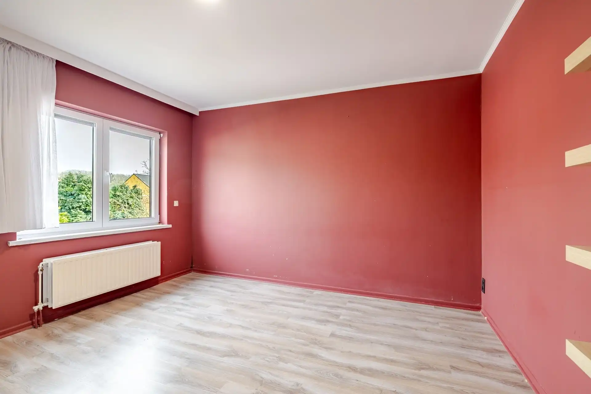 Instapklare woning met 4 slks, garage en aanpalende bouwgrond foto 15