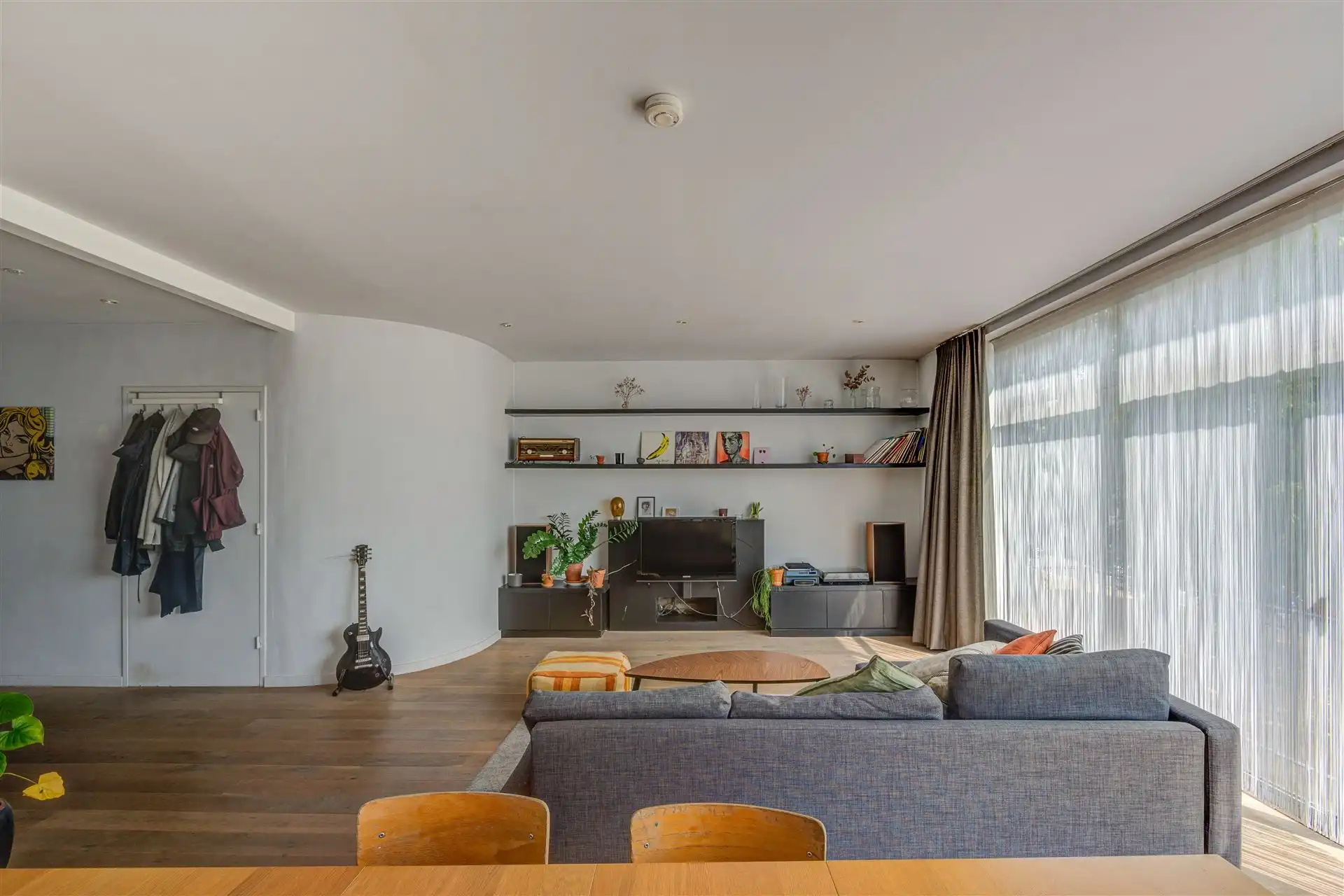 Licht ruim appartement met 2 slaapkamers en terras  foto 7