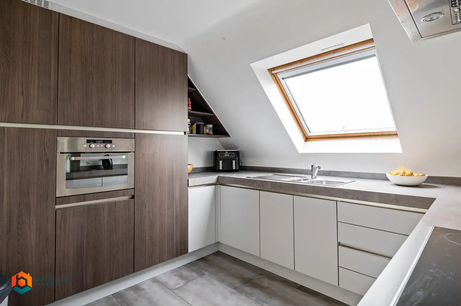 Lichtrijk duplexappartement met 2 slpkrs te Putte foto 7