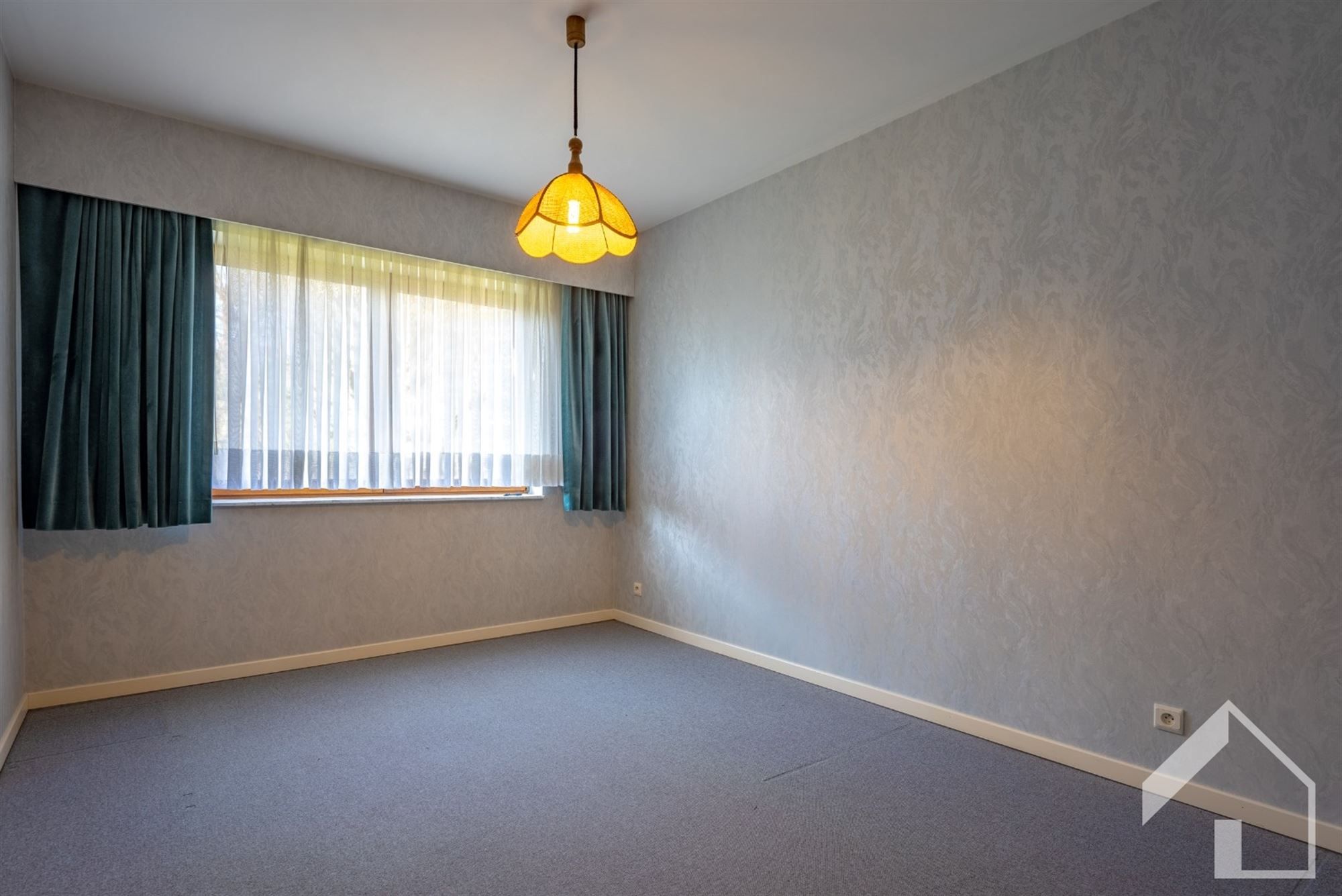 Rustig en ruim 2 slaapkamer appartement , lift en terras foto 8