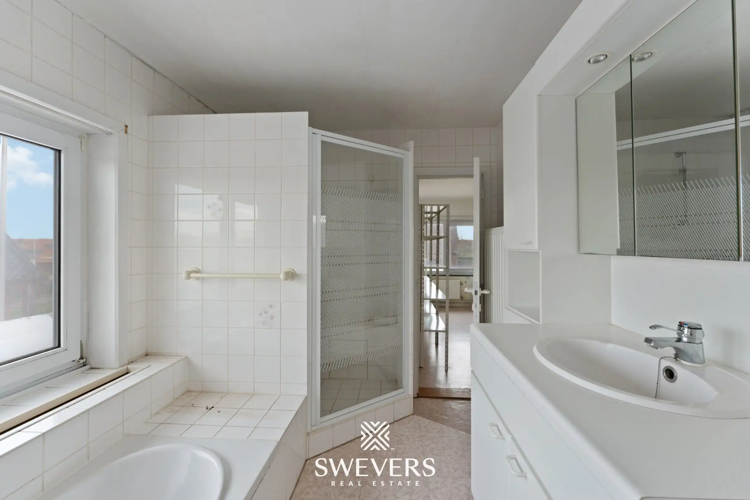 Imposant handelspand met veel bergruimte te Nieuwerkerken foto 21