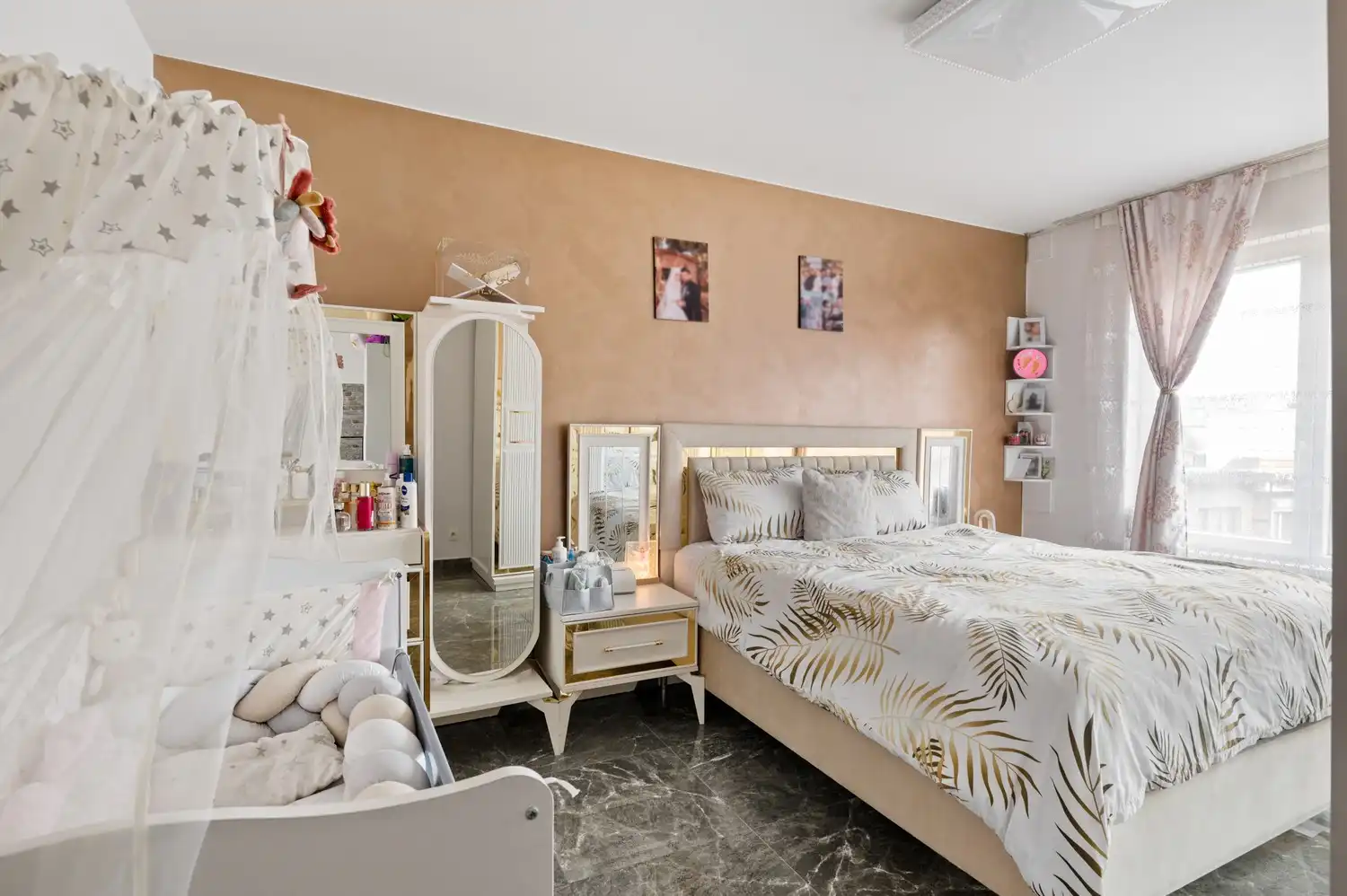 Ruime woning met studio, terras en tuin te koop in Wommelgem! foto 16