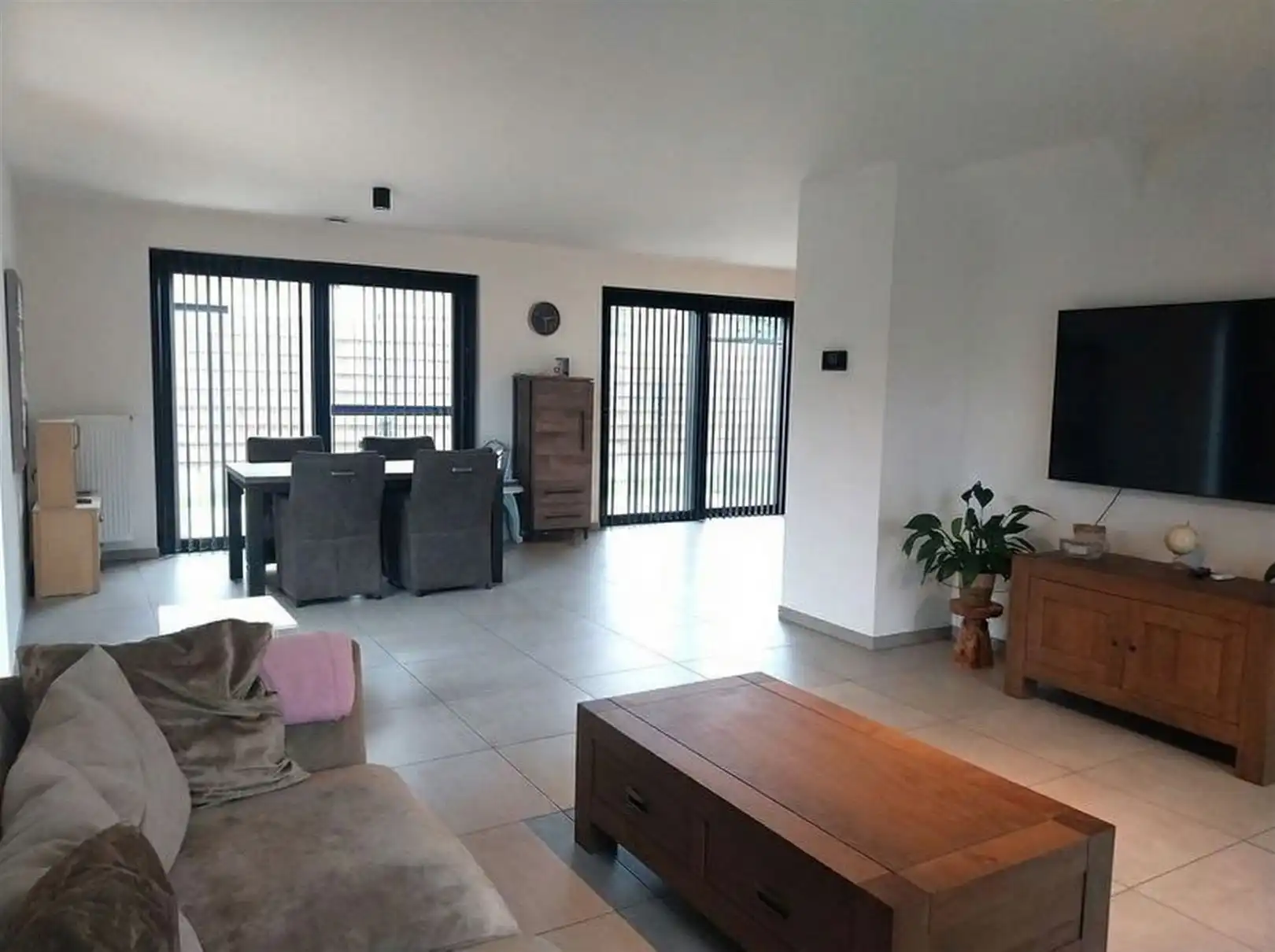 TE HUUR: Vrijstaande woning met 3 slaapkamers te Pelt! foto 3