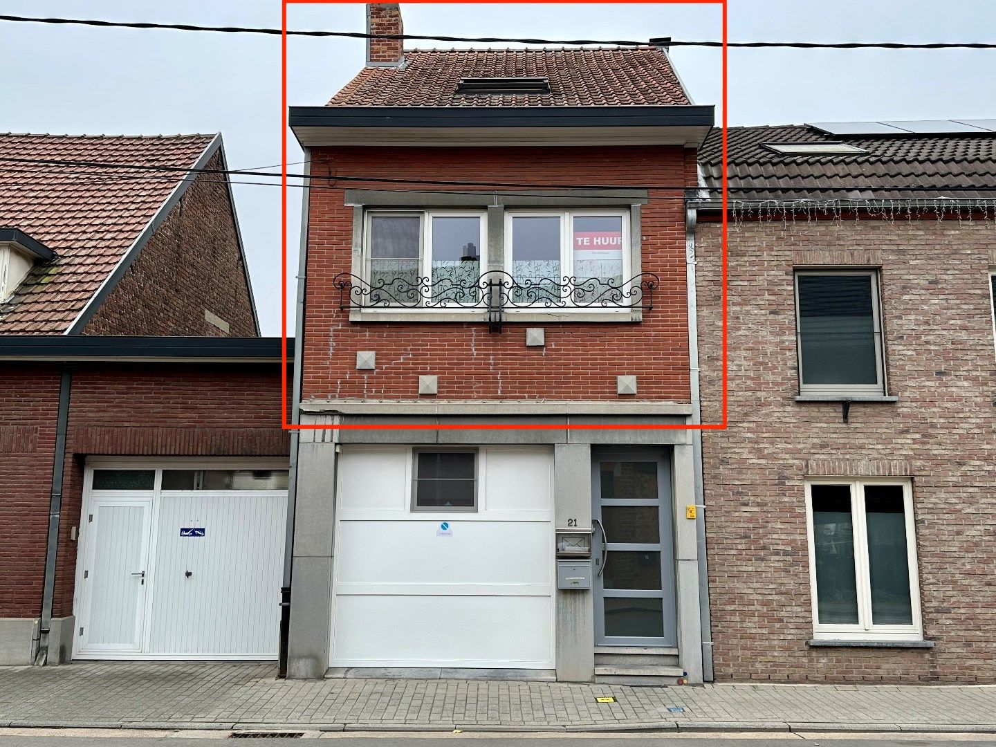 Duplex appartement met 2 slaapkamers, terras en zolderruimte te Tongeren foto {{pictureIndex}}