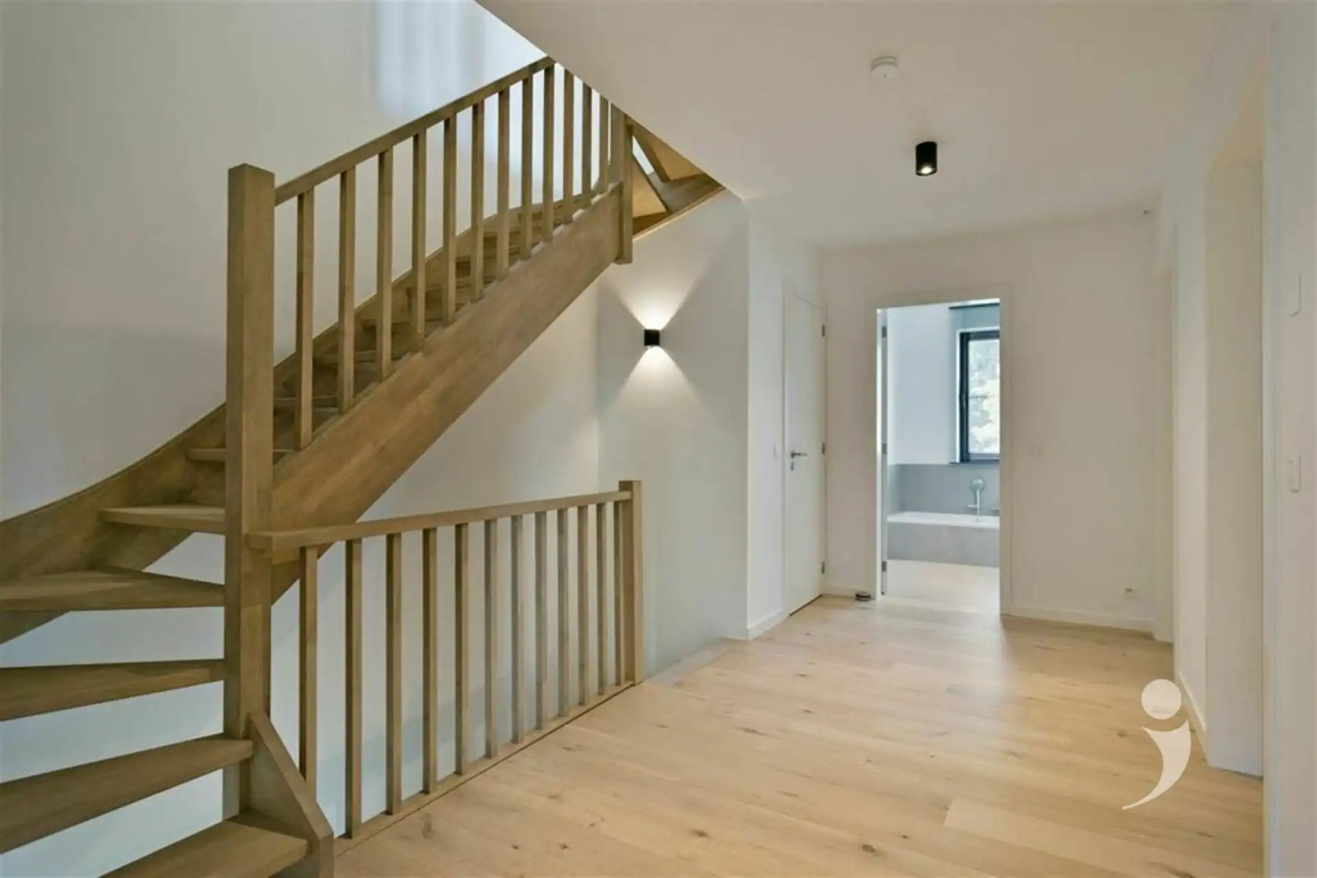 Moderne, halfopen BEN woning in groene, rustige omgeving foto 10