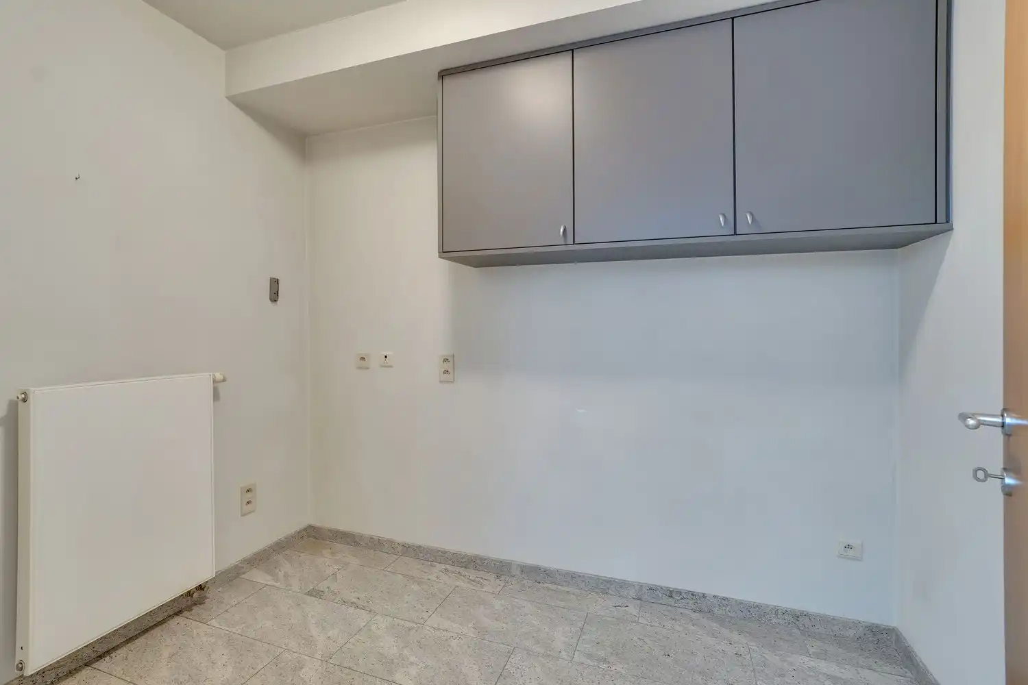 TRIPLEX-APPARTEMENT MET 2 TERRASSEN, TUIN EN BOS foto 5