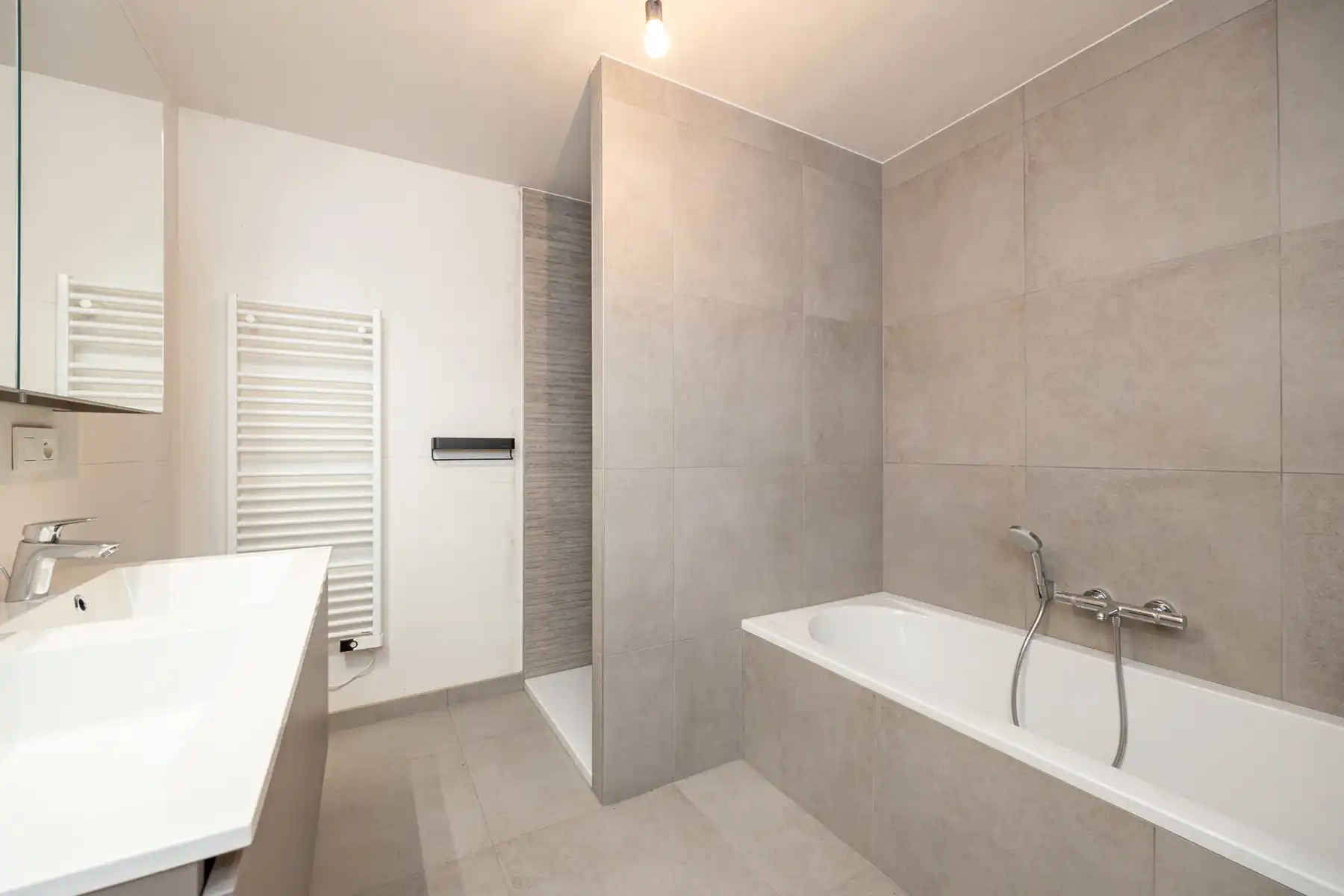 Instapklare woning met 4 slaapkamers en prachtig groenzicht foto 23