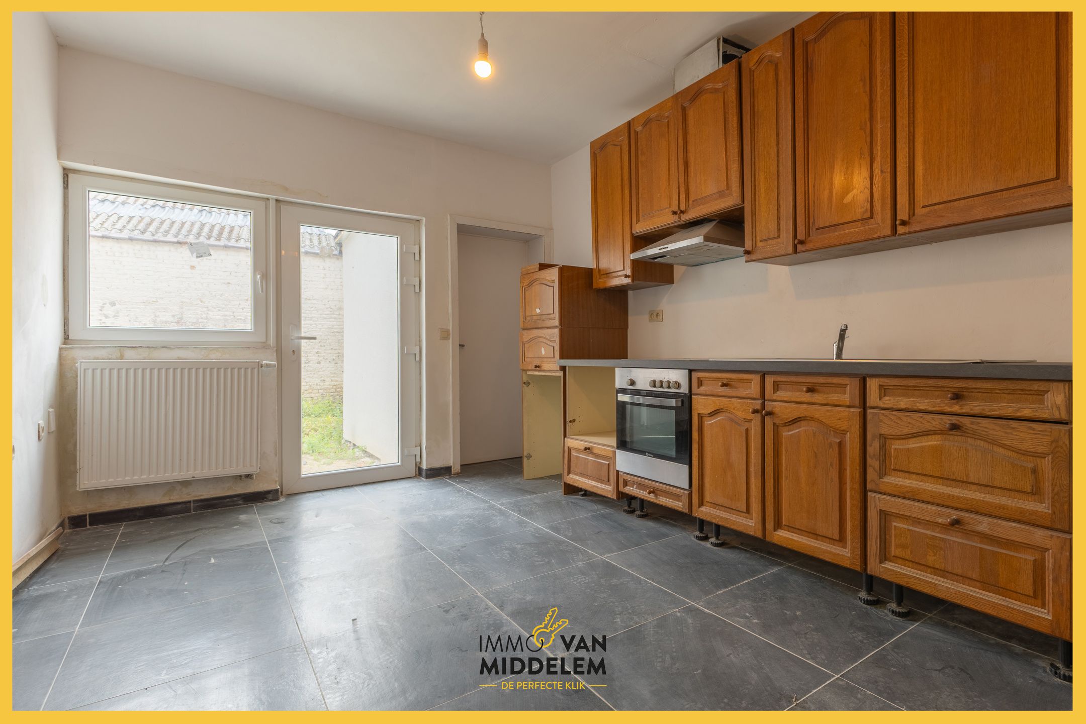 GELIJKVLOERS 2-KAMERAPPARTEMENT MET TUIN foto 4