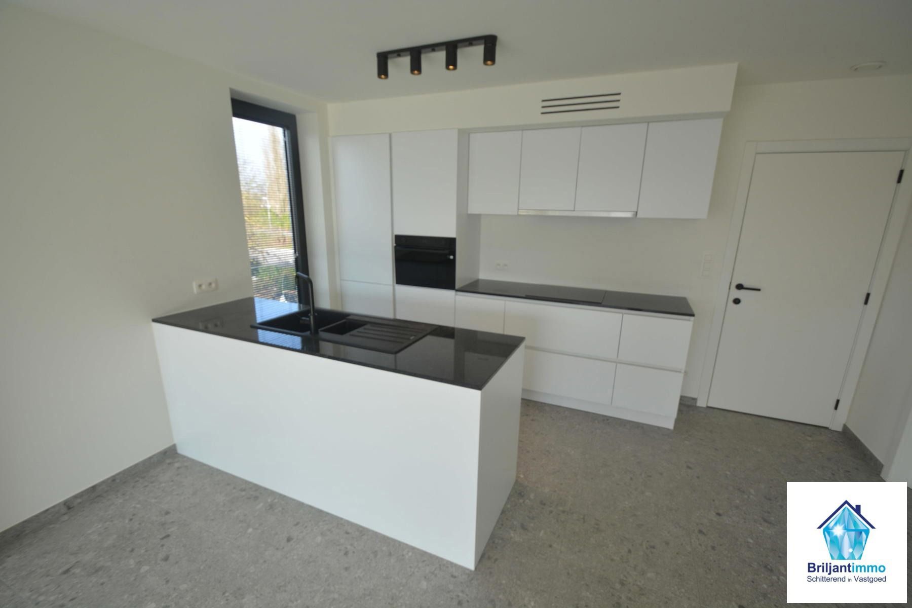 Doorloopappartement met 2 slpkmrs & terras - 6% BTW mogelijk foto 4