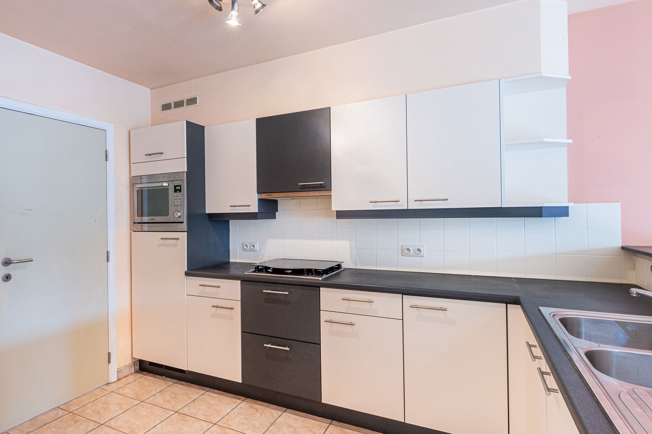 Instapklaar appartement op centrale locatie met garage  foto 7