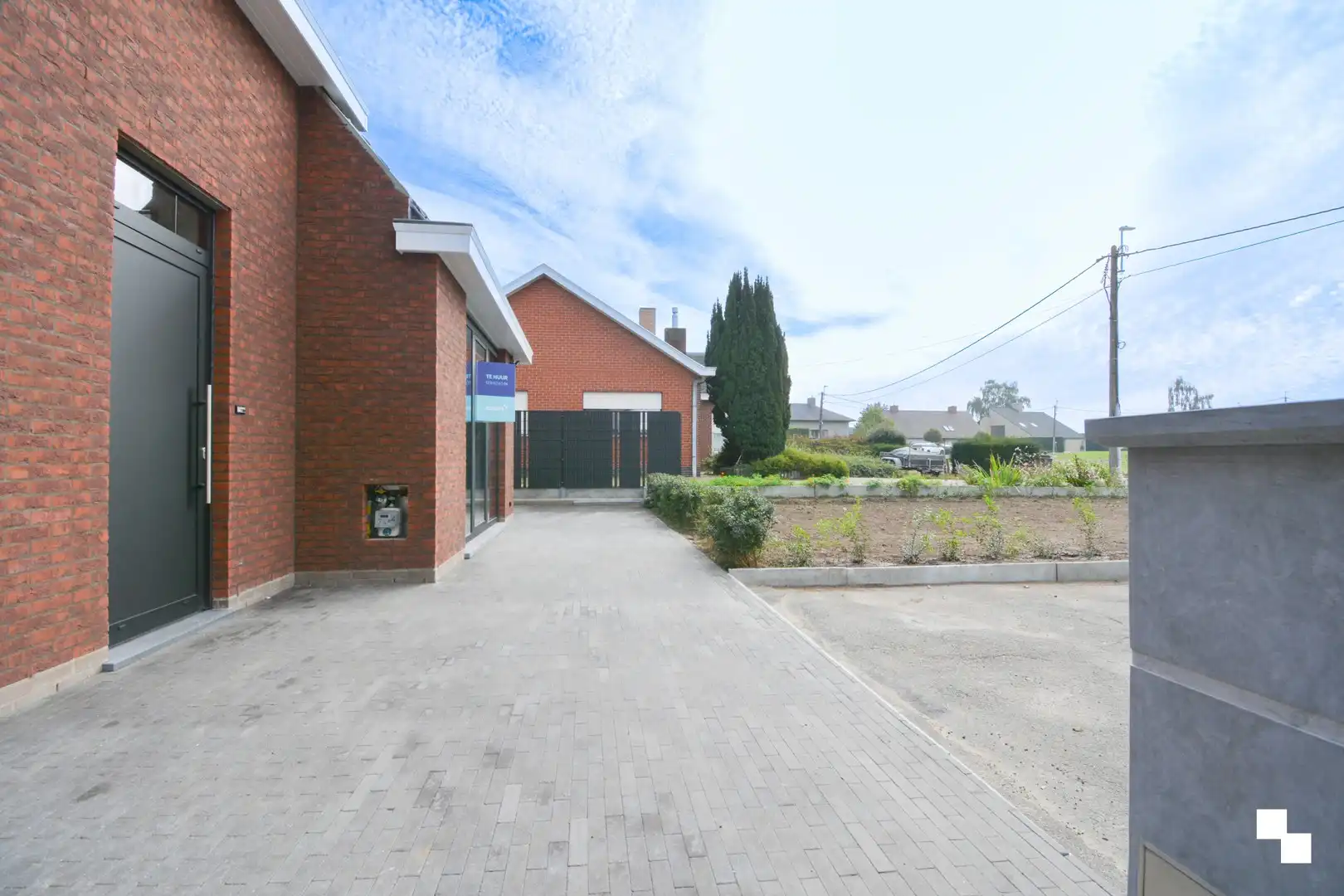 Volledig gerenoveerde alleenstaande woning met tuin, terras en garage in Hooglede. foto 25