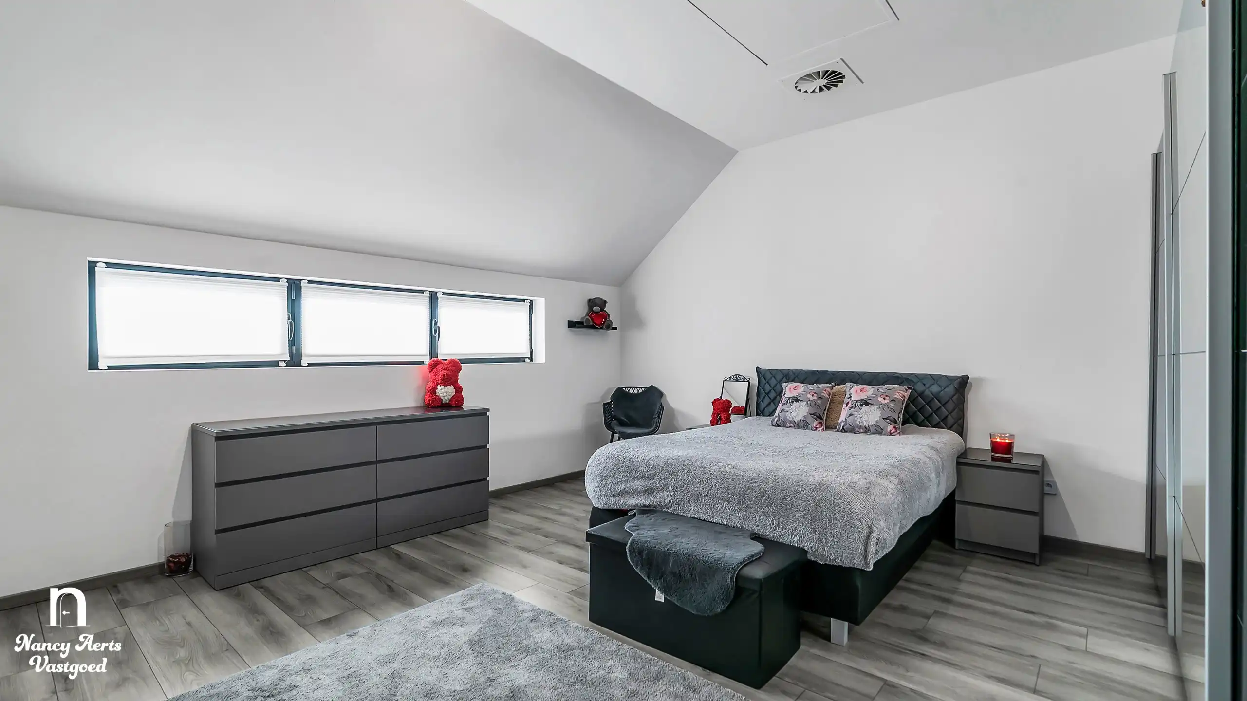 Karaktervolle duplex met loftgevoel en tuin in Zonhoven foto 11