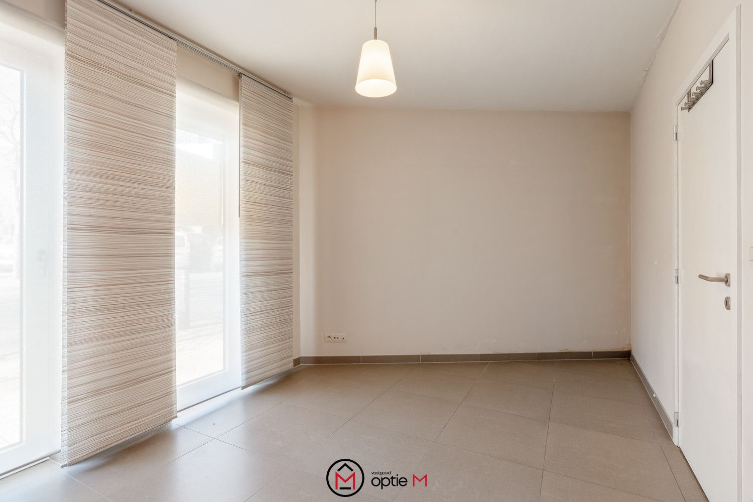 GELIJKVLOERS APPARTEMENT IN BILZEN foto 18
