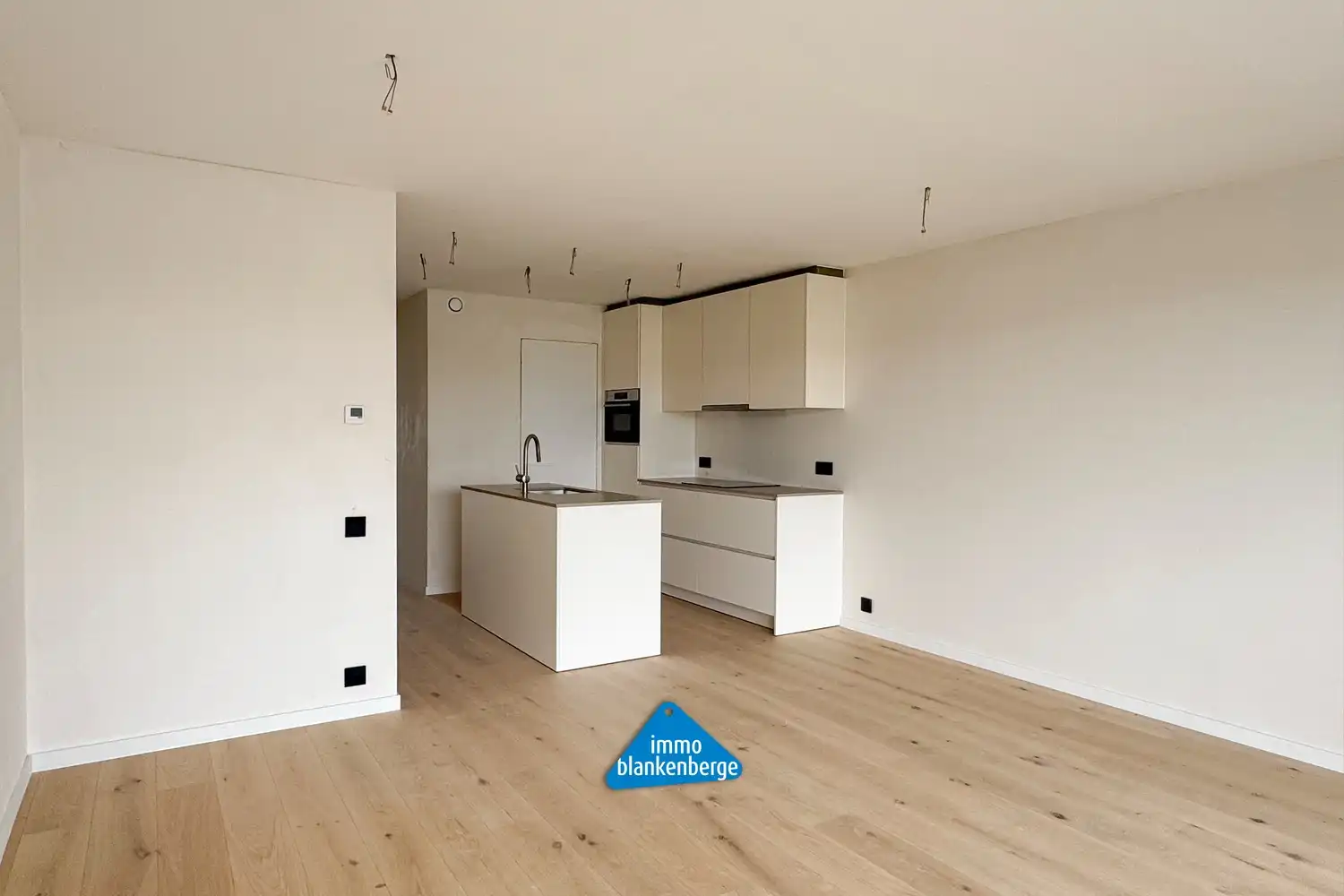 Modern nieuwbouwappartement met 1 slaapkamer met zonnig terras foto 7