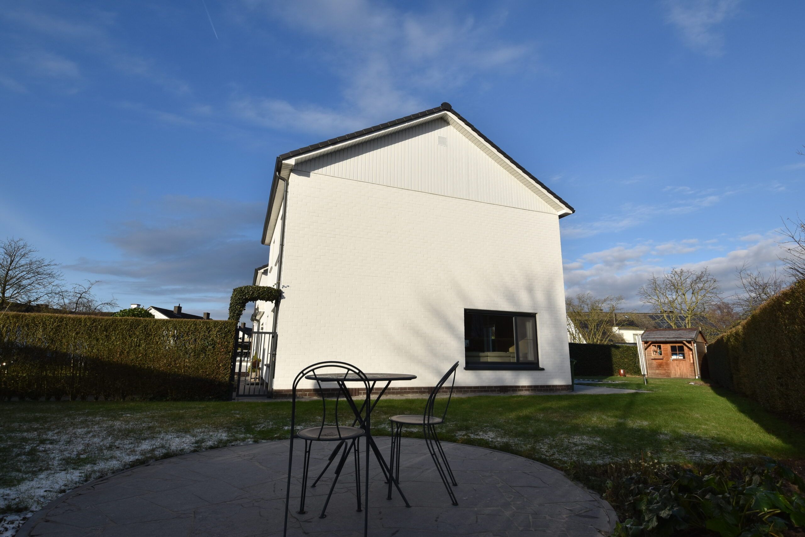 Gerenoveerde halfopen bebouwing met 3 slaapkamers in Sinaai foto 2