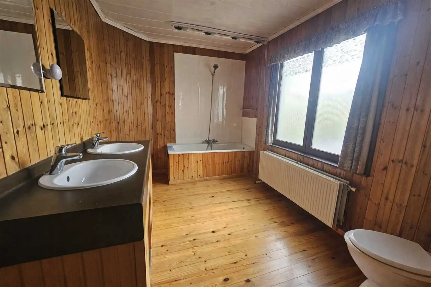 Karaktervol herenhuis met stadstuintje en vier slaapkamers in Oud-Berchem foto 16