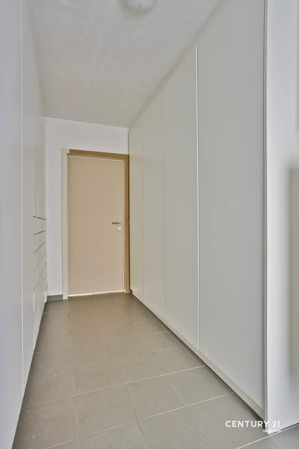 Recente, instapklare woning met 4 slaapkamers foto 10