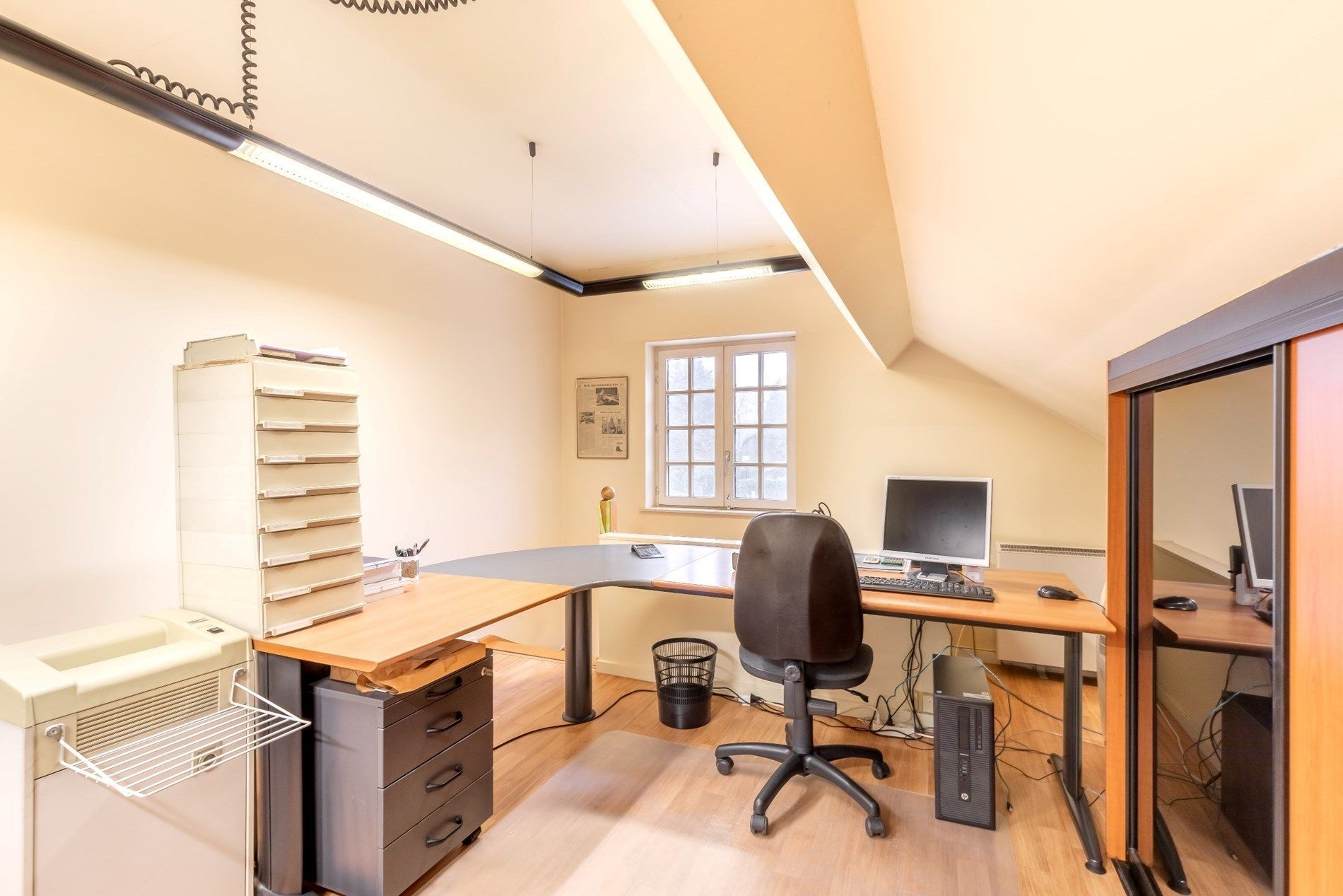Knappe villa op residentiele toplocatie! foto 12
