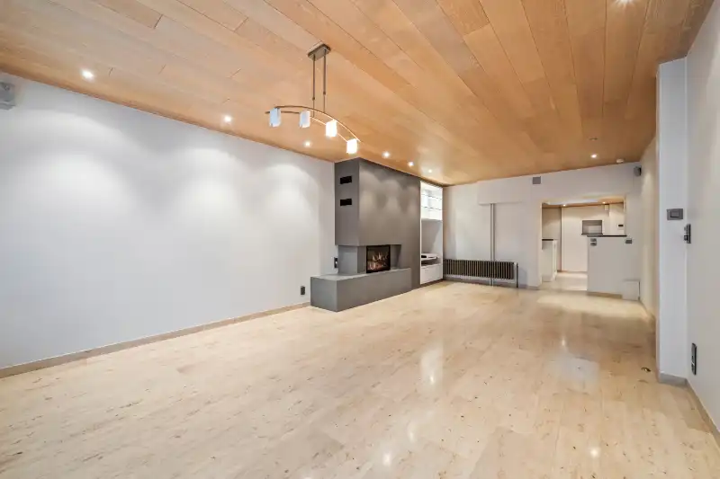 Zonnebeke-Passendale.&nbsp; Wonen en werken, grote verzorgde woning met > 5 slaapkamers en aparte >60m2 kantoorruimte / praktijk / hobbyruimte met aparte ingang. foto 5