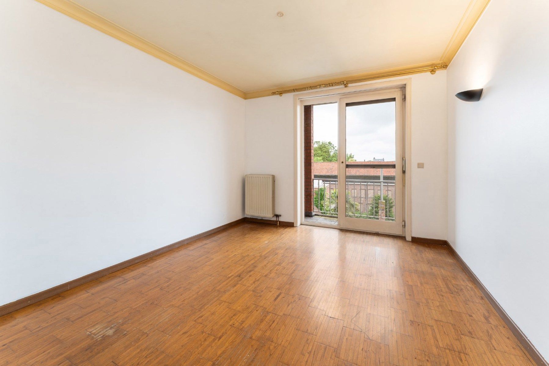 Ruim appartement met terras, lift en 3 slaapkamers in Izegem - bouwjaar 1978 - EPC-waarde 220.00 - Energielabel C - 119.00m² bewoonbare oppervlakte - 1 badkamer - 1 parkeerplaats foto 7