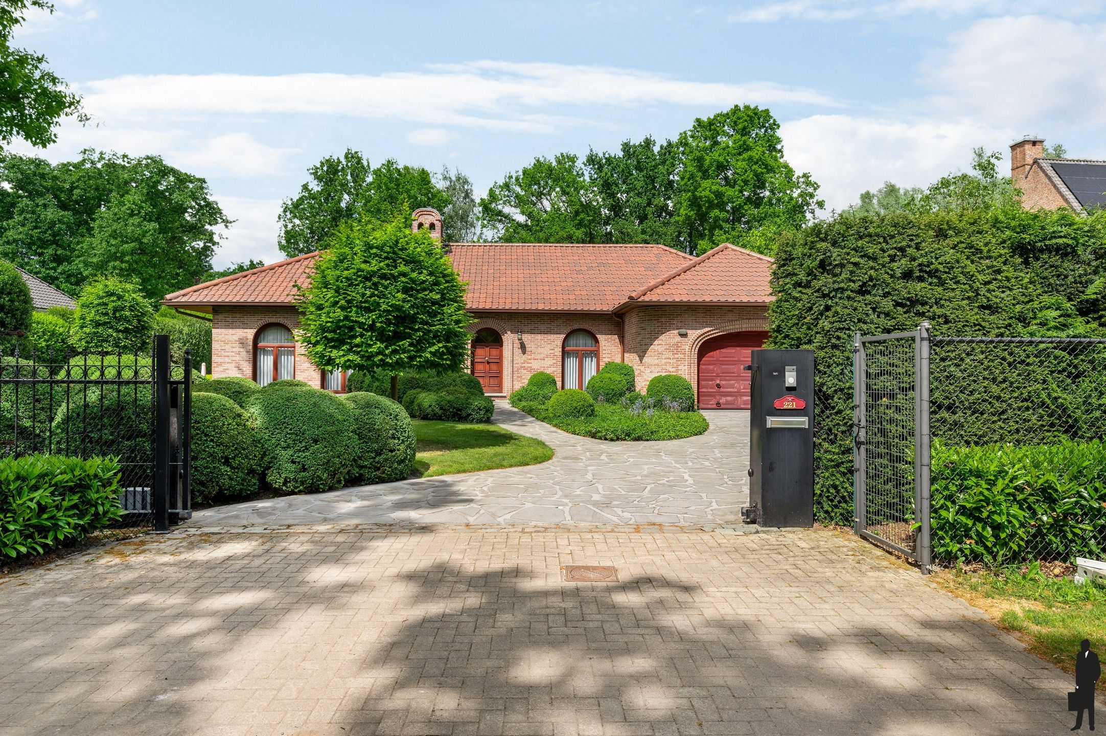Provençaalse gelijkvloers villa op prachtig perceel van ca. 2.316 m² op de grens met Schilde. foto 31