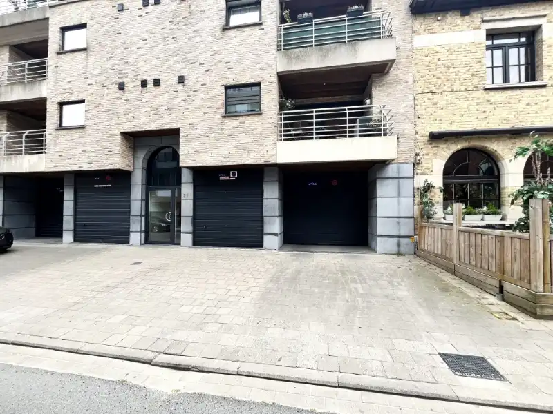 Centrum gelegen app. met 2 slpkms en garage foto 3