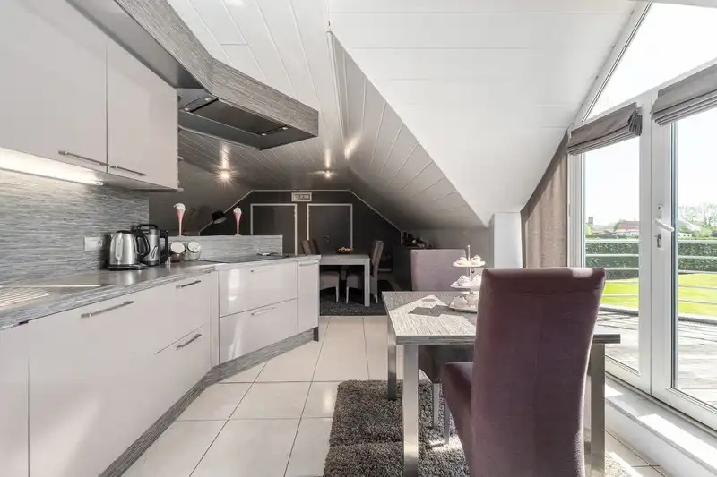 Uitzonderlijke villa-landhuis met bijgebouwen op een prachtig domein. foto 19