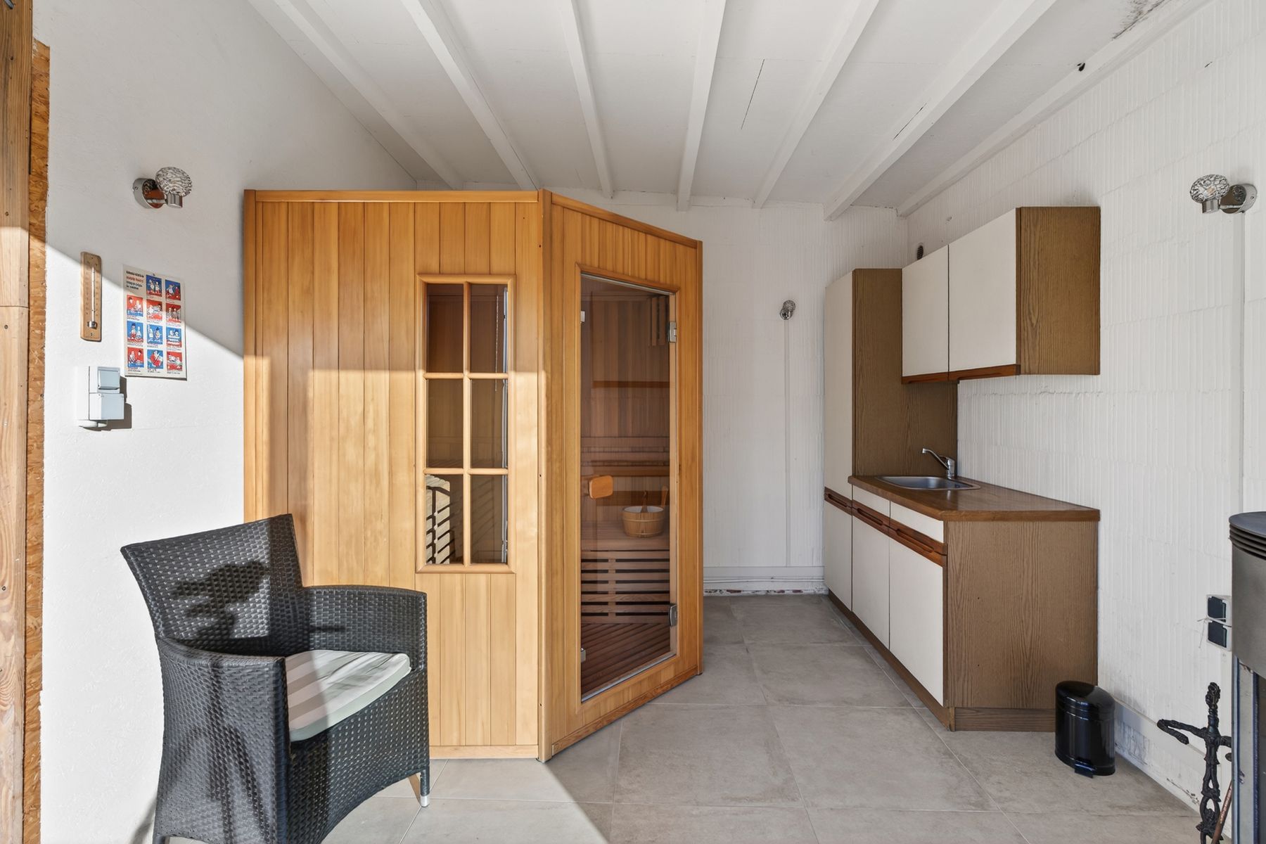 Verzorgde gezinswoning met 3 slaapkamers, tuin en open zicht foto 12