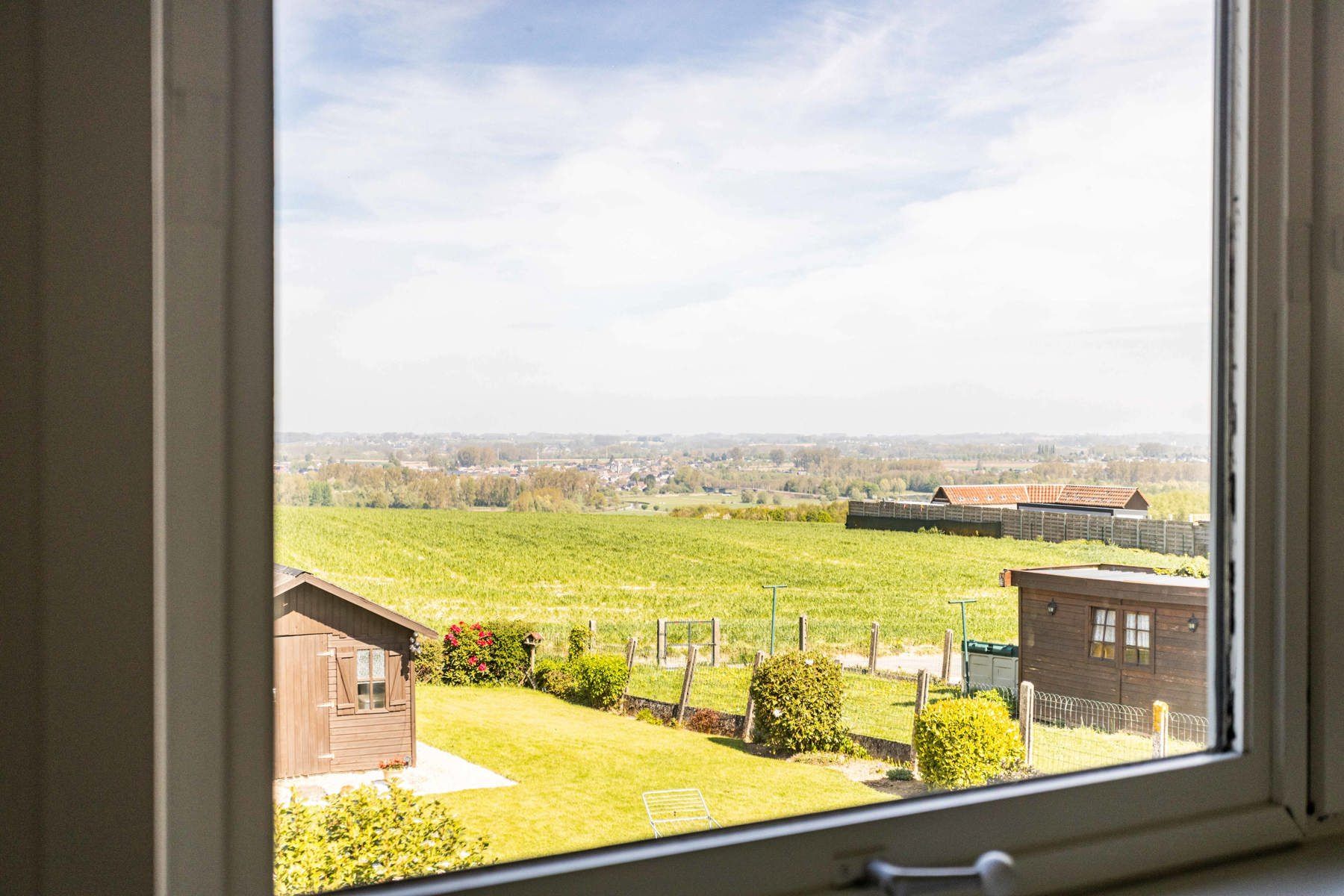 Aangename instapklare woning met 4slpk en tuin foto 12
