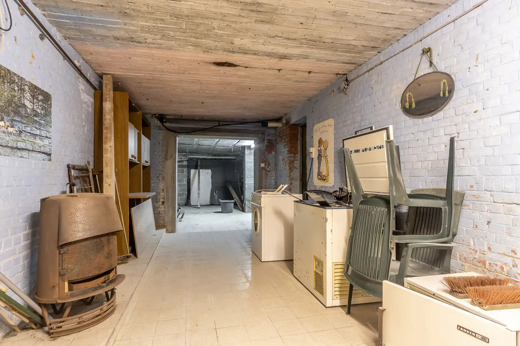 Ruime, te renoveren woning met veel potentieel nabij centrum foto 30