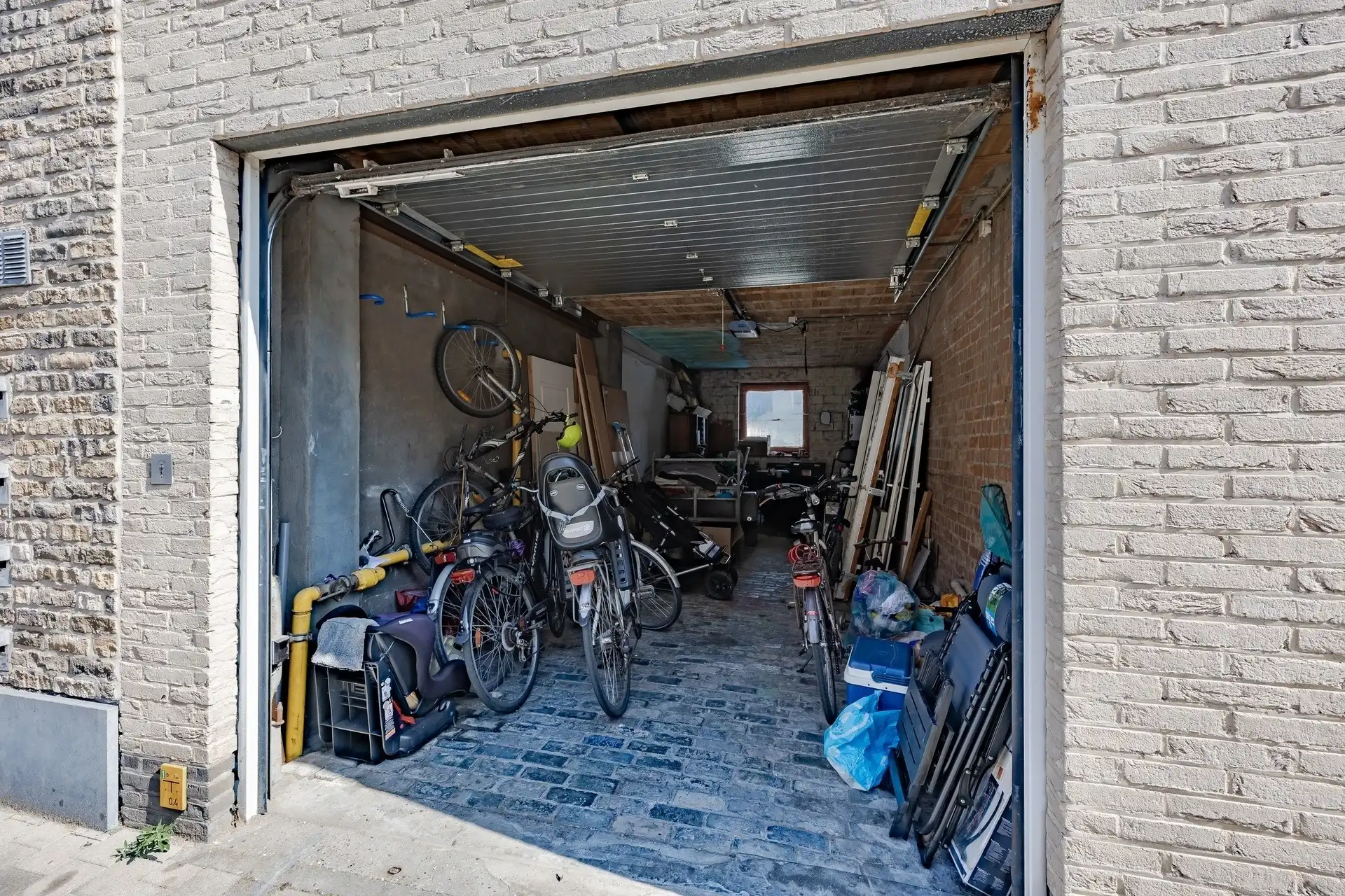 Ruime gezinswoning (225 m²) met 6 slaapkamers, garage en zonnige tuin in Oostende  foto 27
