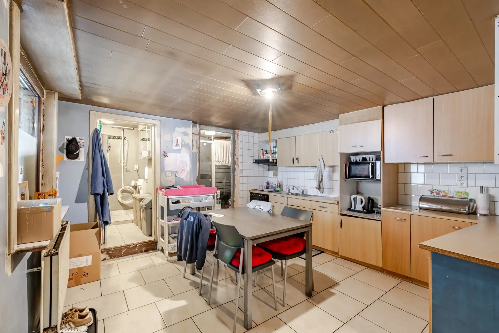Te renoveren woning of projectgrond met tal van mogelijkheden in Wanzele! foto 7