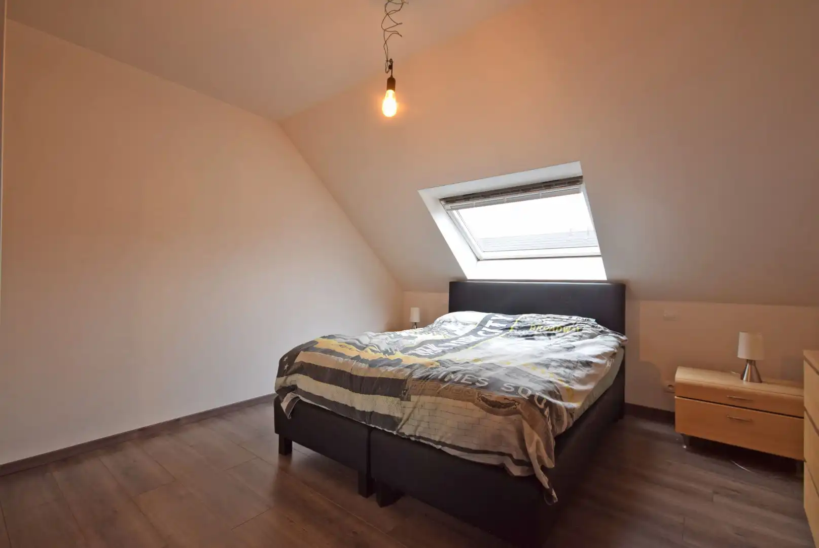 Ruime gezinswoning met drie slaapkamers en tuin  foto 8