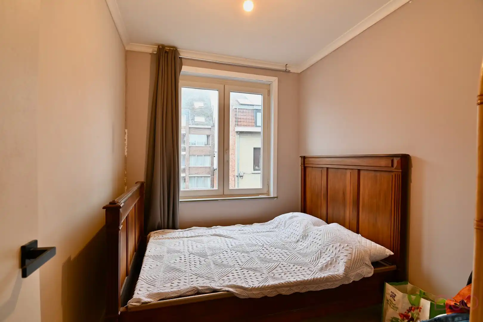 Instapklare woning in hartje Sint-Truiden met dubbele garage en stadstuin foto 12