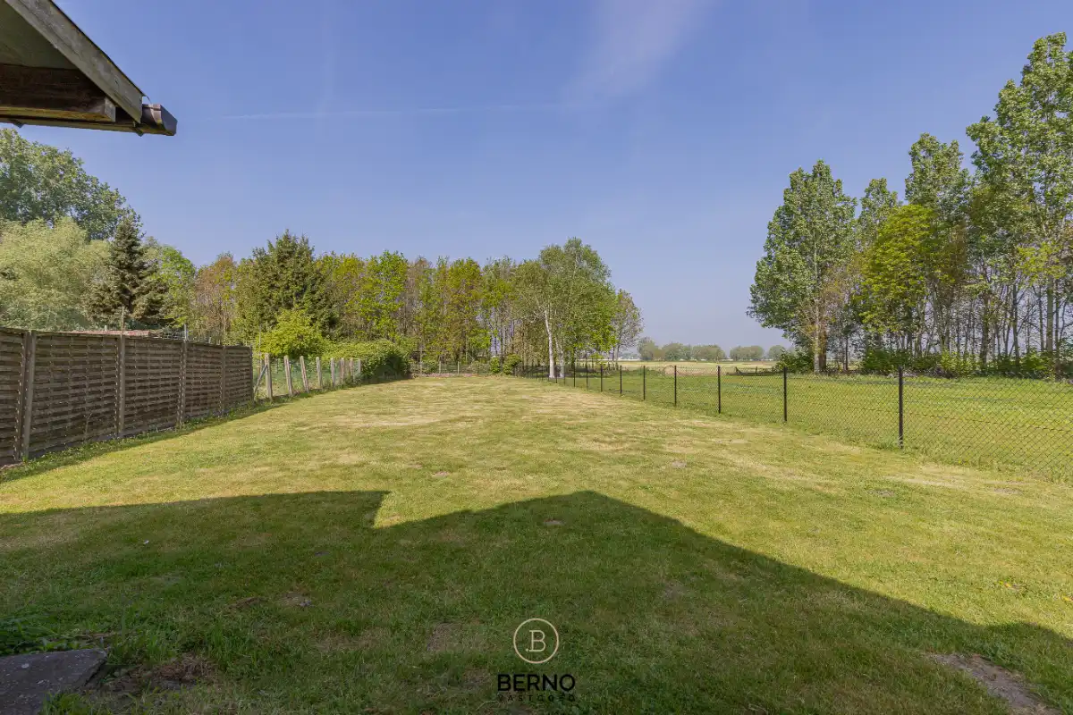 Multifunctionele eigendom met woning en magazijn (300 m²) op 14 are foto 14