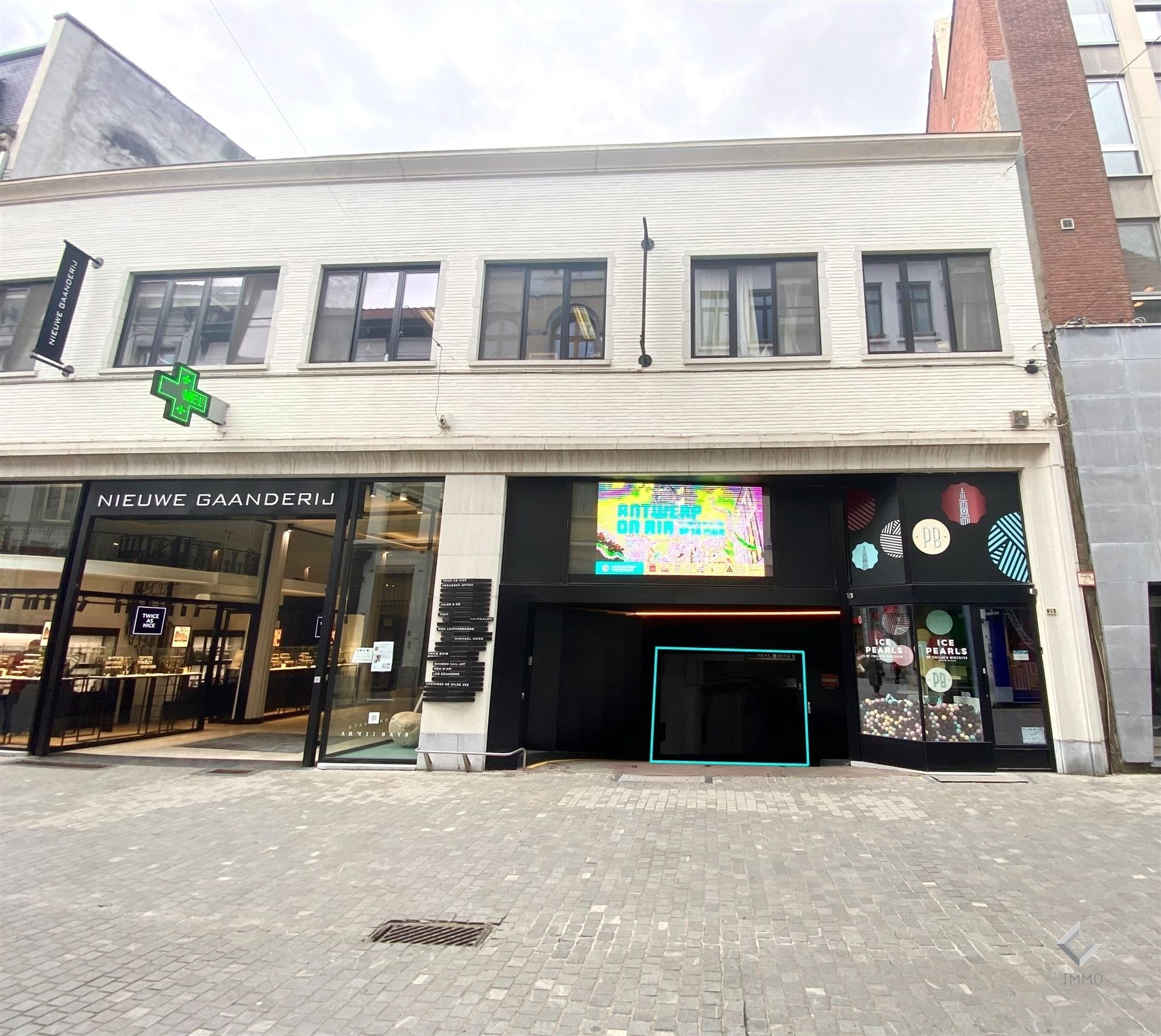 IN OPTIE: Opslagruimte met elektrische poort in hartje Antwerpen! foto 2