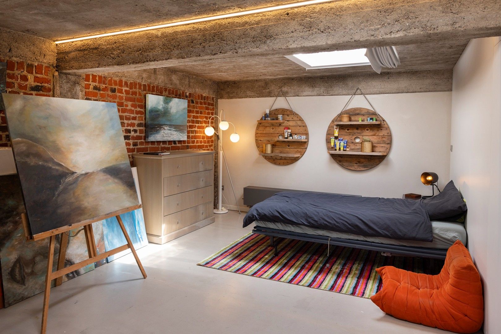 Dit triplex-appartement met terras biedt heel veel ruimte! foto 12