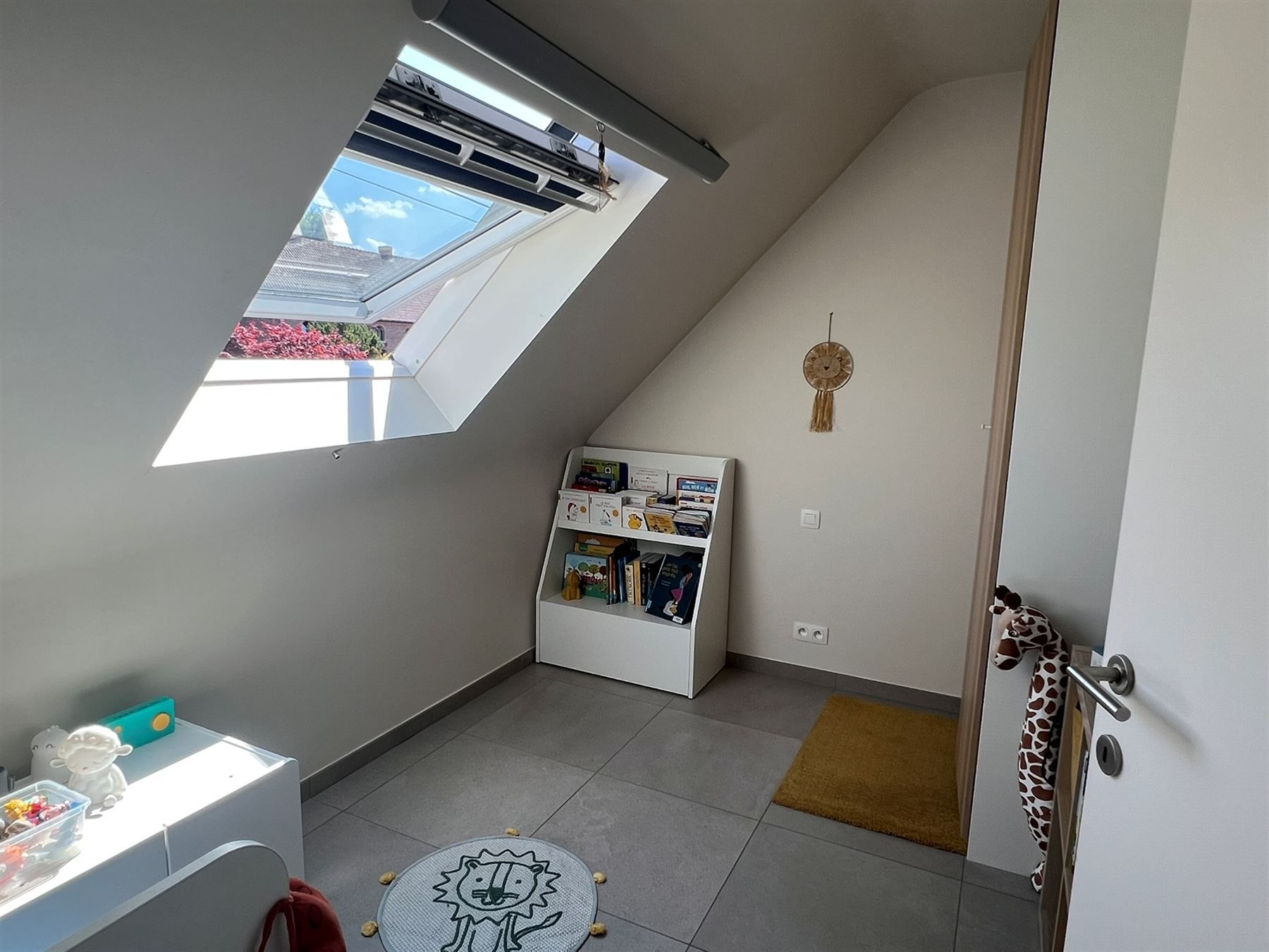 Gezellige en rustig gelegen nieuwbouw woning met 2 tuin foto 10