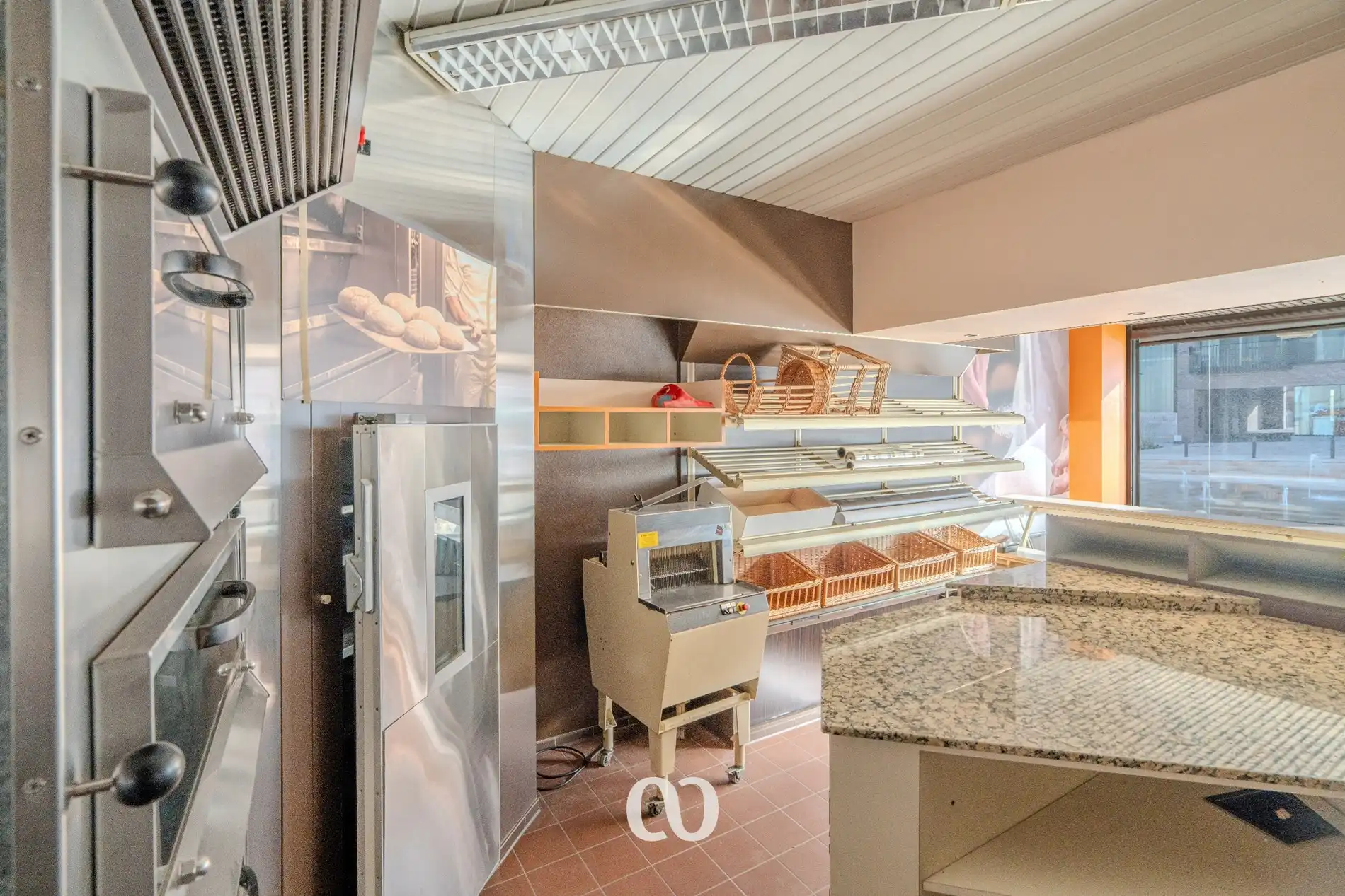 Handelspand met woonst en mogelijkheden in centrum Gavere foto 4