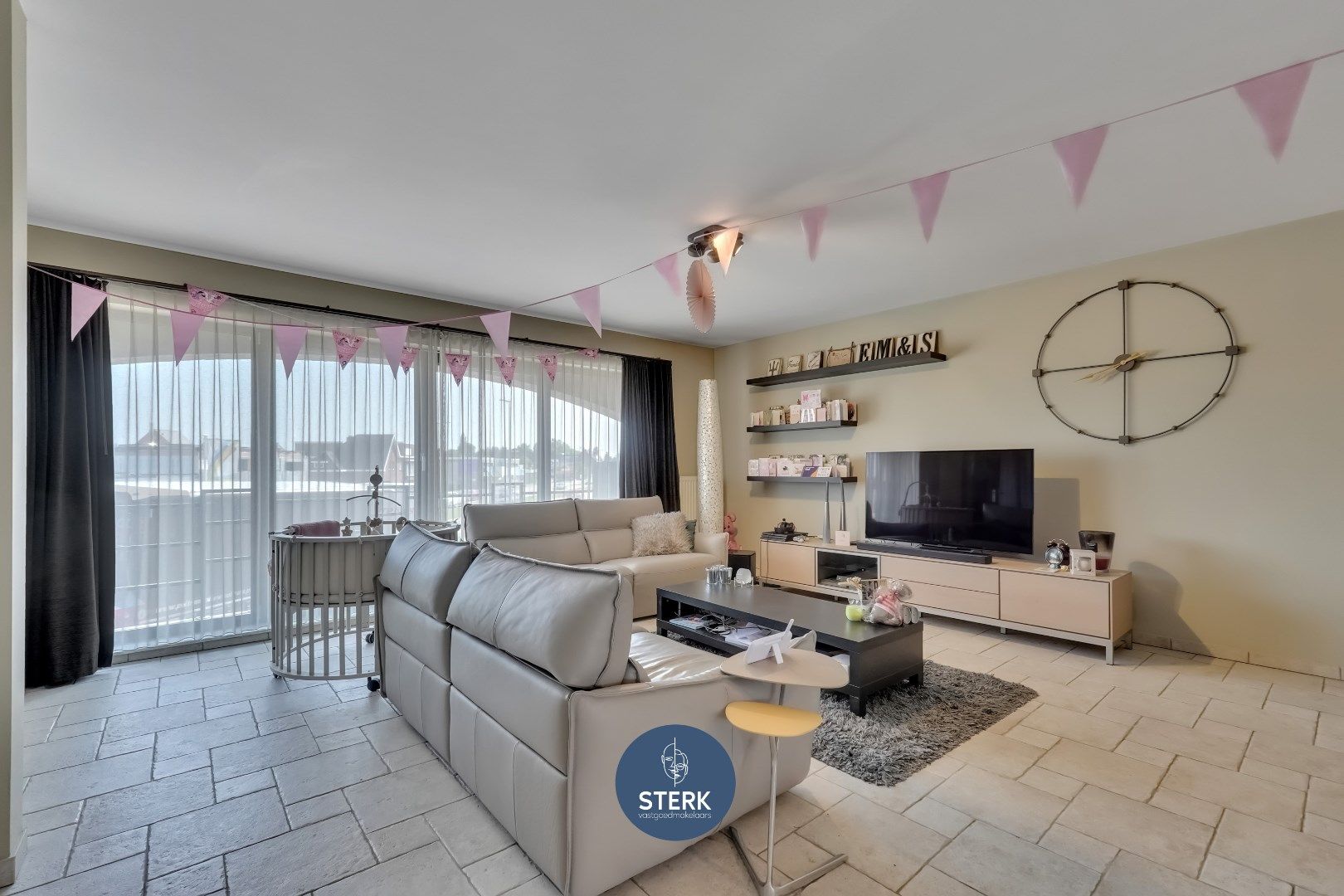 INSTAPKLAAR DUPLEX-APPARTEMENT MET 3 SLPKS EN 2 TERRASSEN TE REKEM !  foto 5