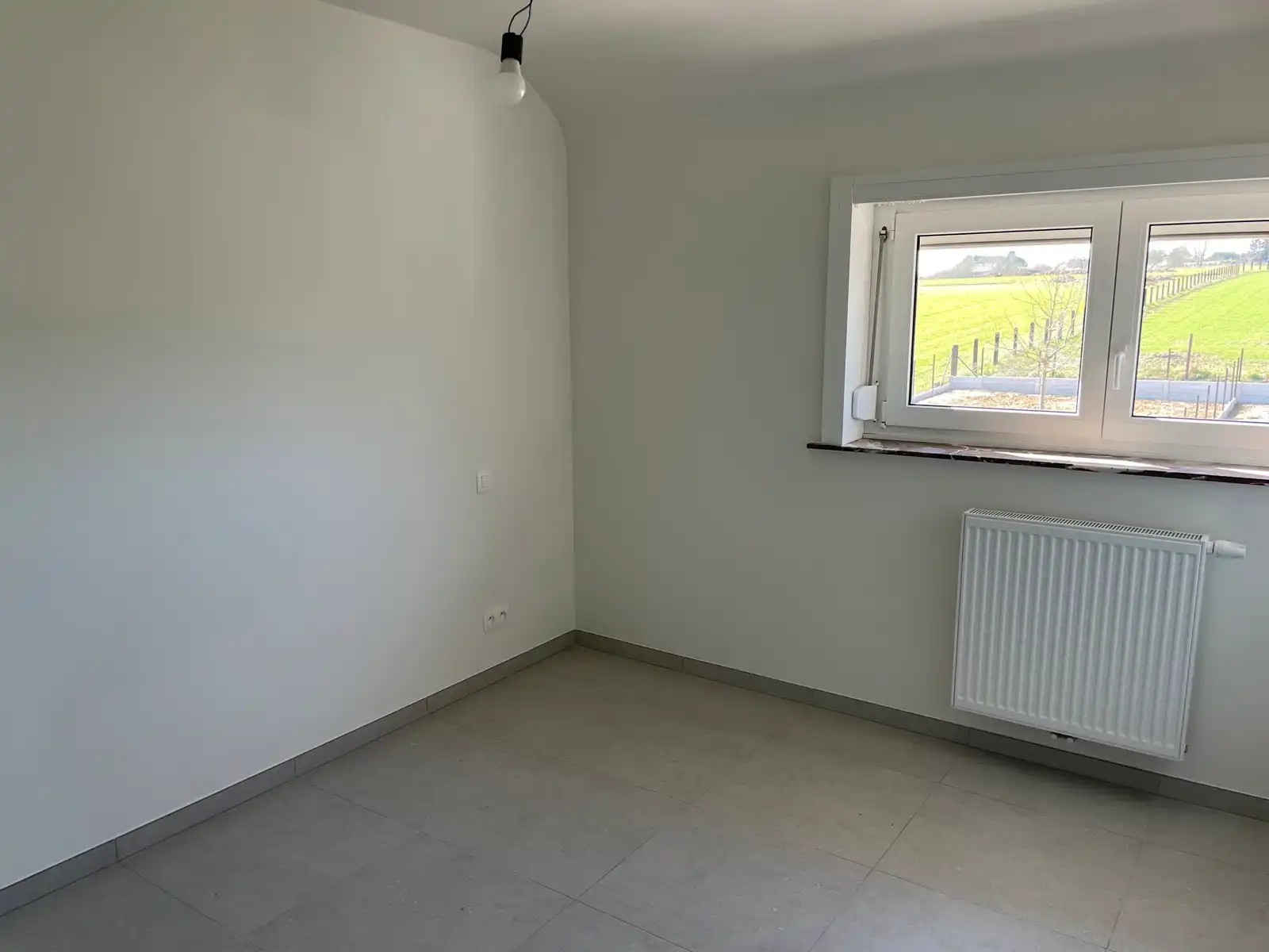 Leemans Immobiliën stelt u deze volledig gerenoveerde woning voor, gelegen op een gegeerde en centrale locatie in Asse. foto 8