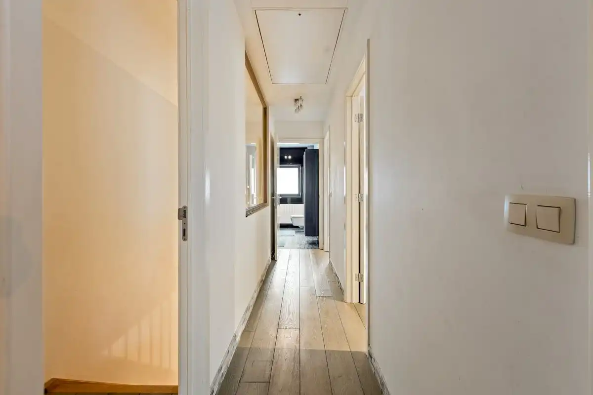 Instapklare woning met garage te koop in Bilzen foto 11