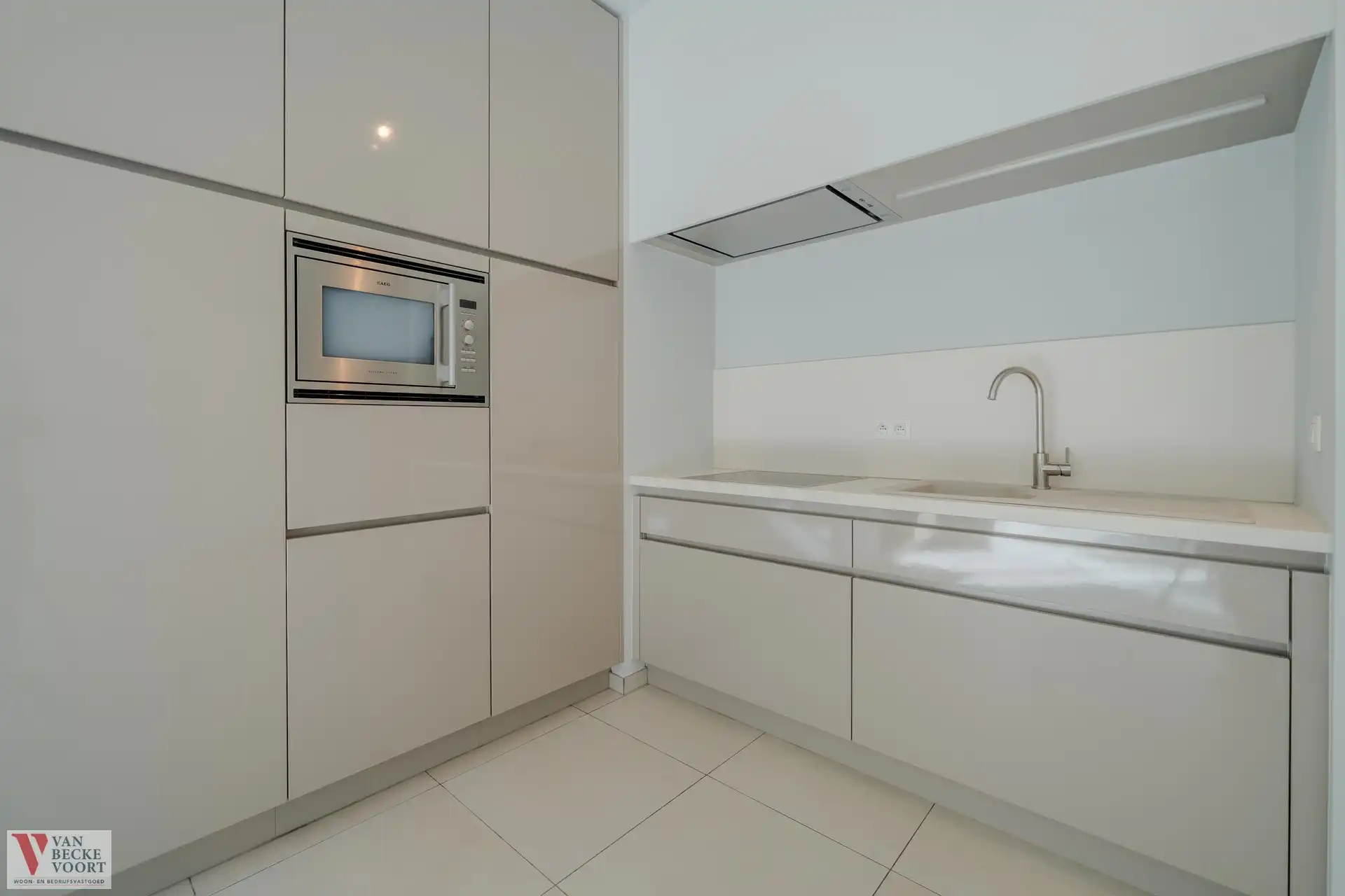 Appartement in gerenoveerd eclectisch herenhuis aan de Sint-Jozefkerk foto 5