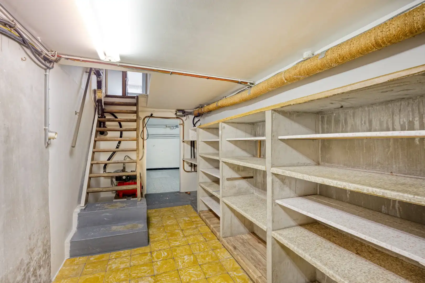 Ruim ingedeelde gelijkvloers woning op een mooi breed perceel van 812 m². foto 34