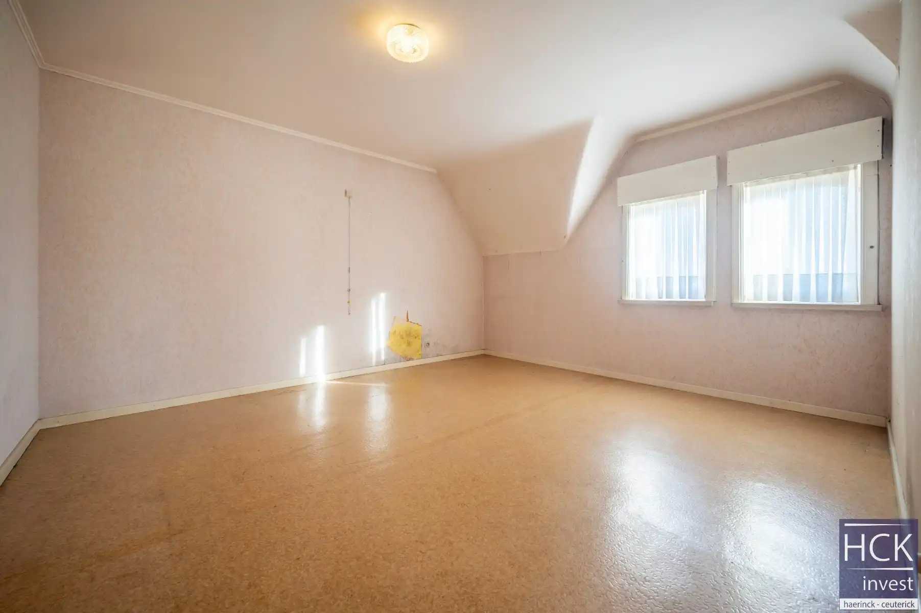 WAREGEM - Knappe hoekwoning in mooie bouwstijl op gunstige ligging! foto 19