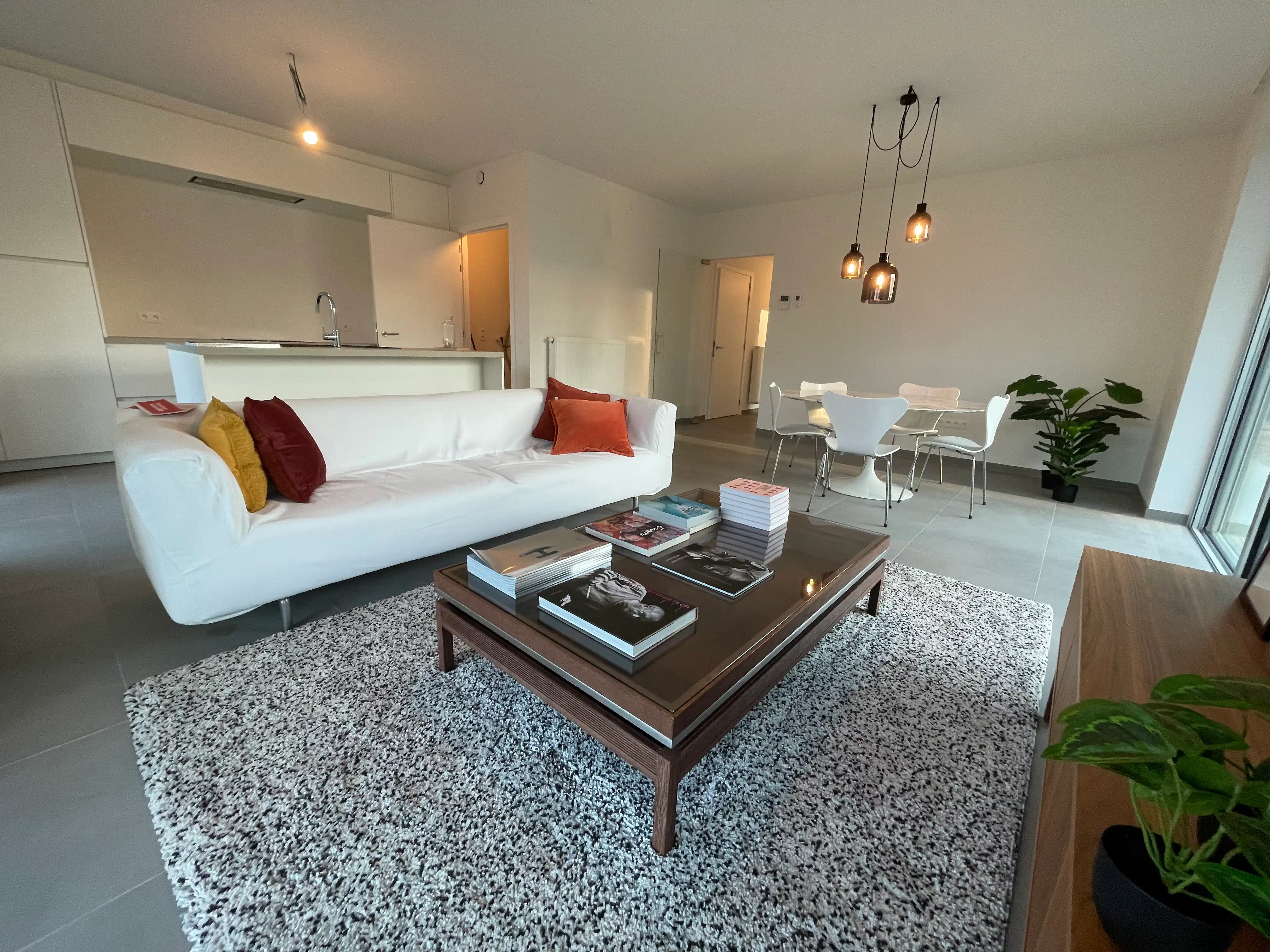 Twee-slaapkamer GELIJKVLOERS nieuwbouw hoekappartement + terras foto {{pictureIndex}}