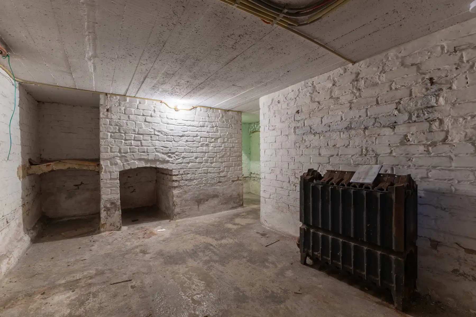 Te renoveren woning met 3 slaapkamers en garage foto 15