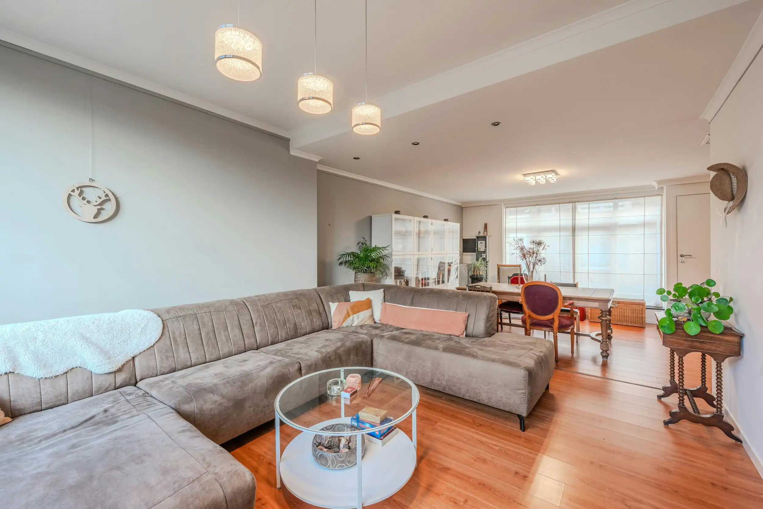 Ruime woning met vijf slaapkamers en gezellige stadskoer foto 9