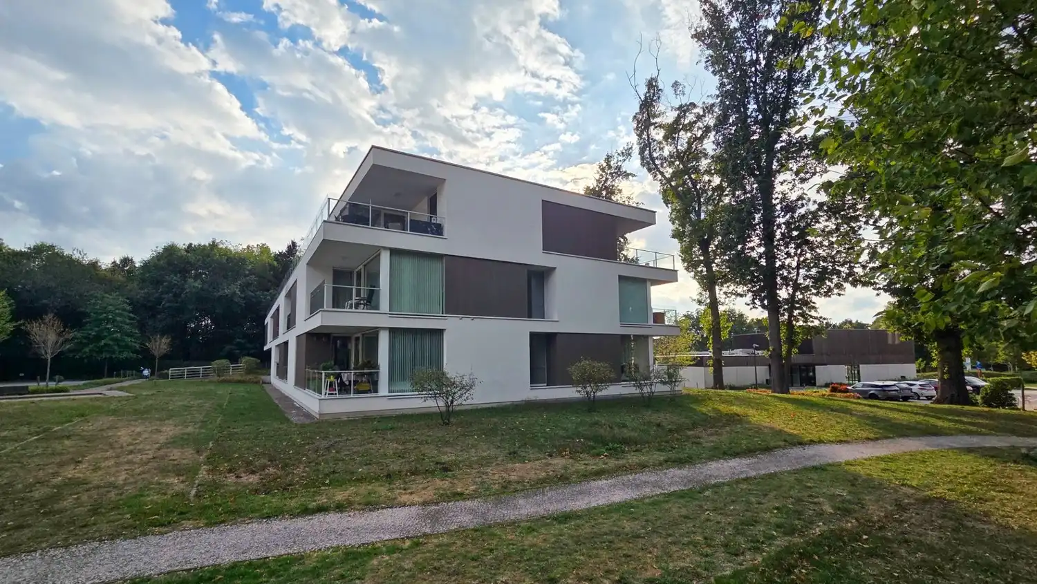 PRACHTIG APPARTEMENT met assistentieoptie IN EEN GROENE PARKOMGEVING. foto 17